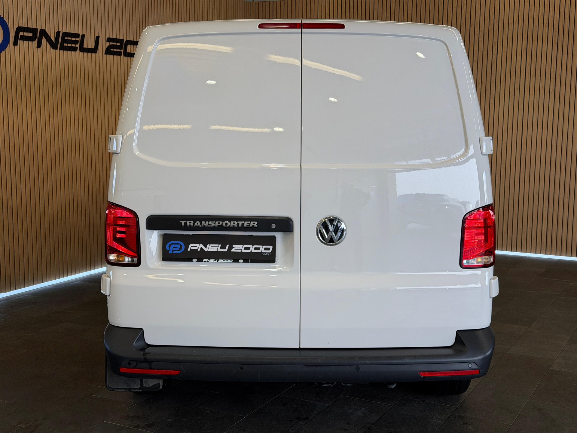 VW T6.1 2.0 TDI Transporter-showroom-element-3