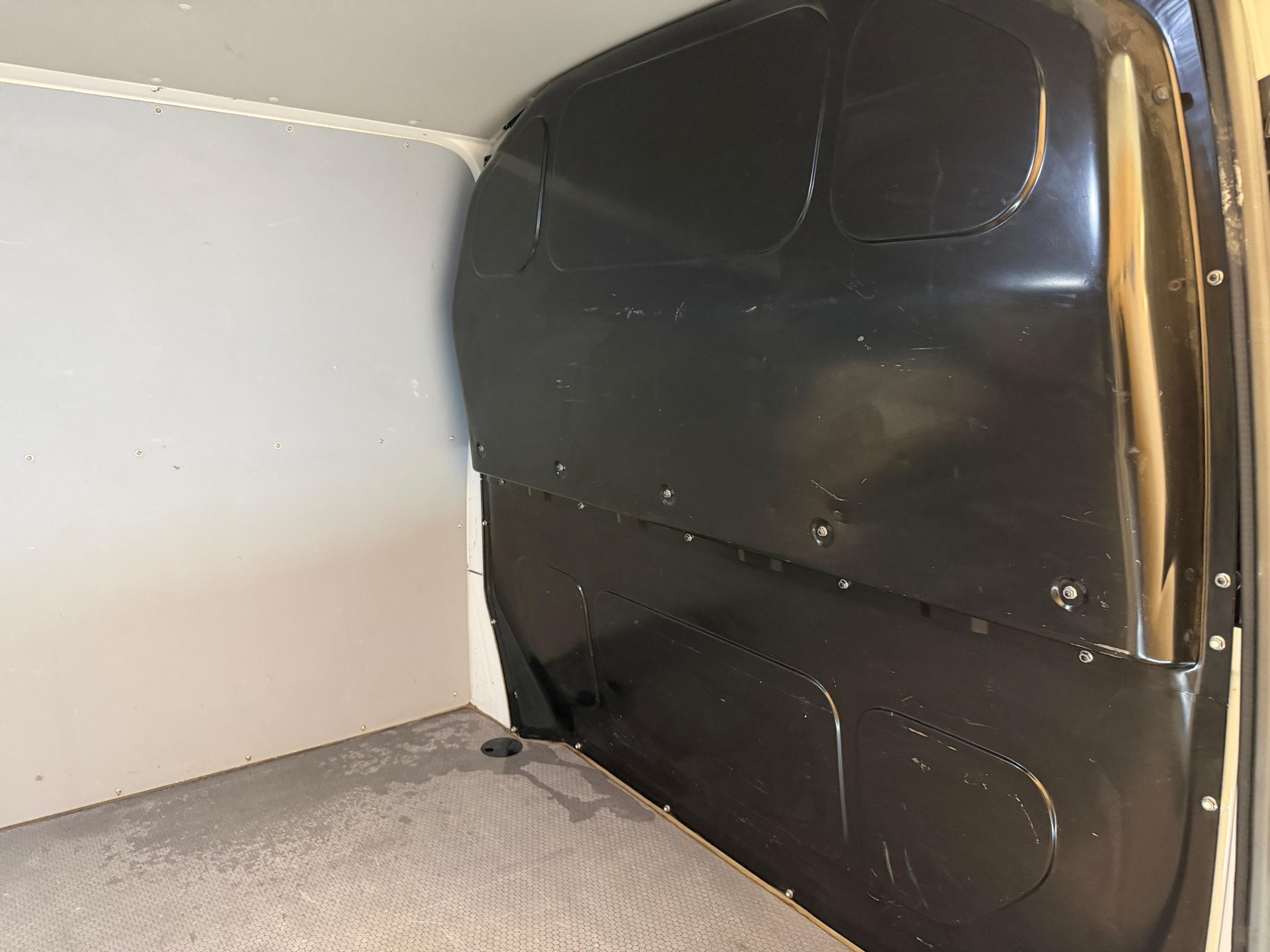 VW T6.1 2.0 TDI Transporter-image-12