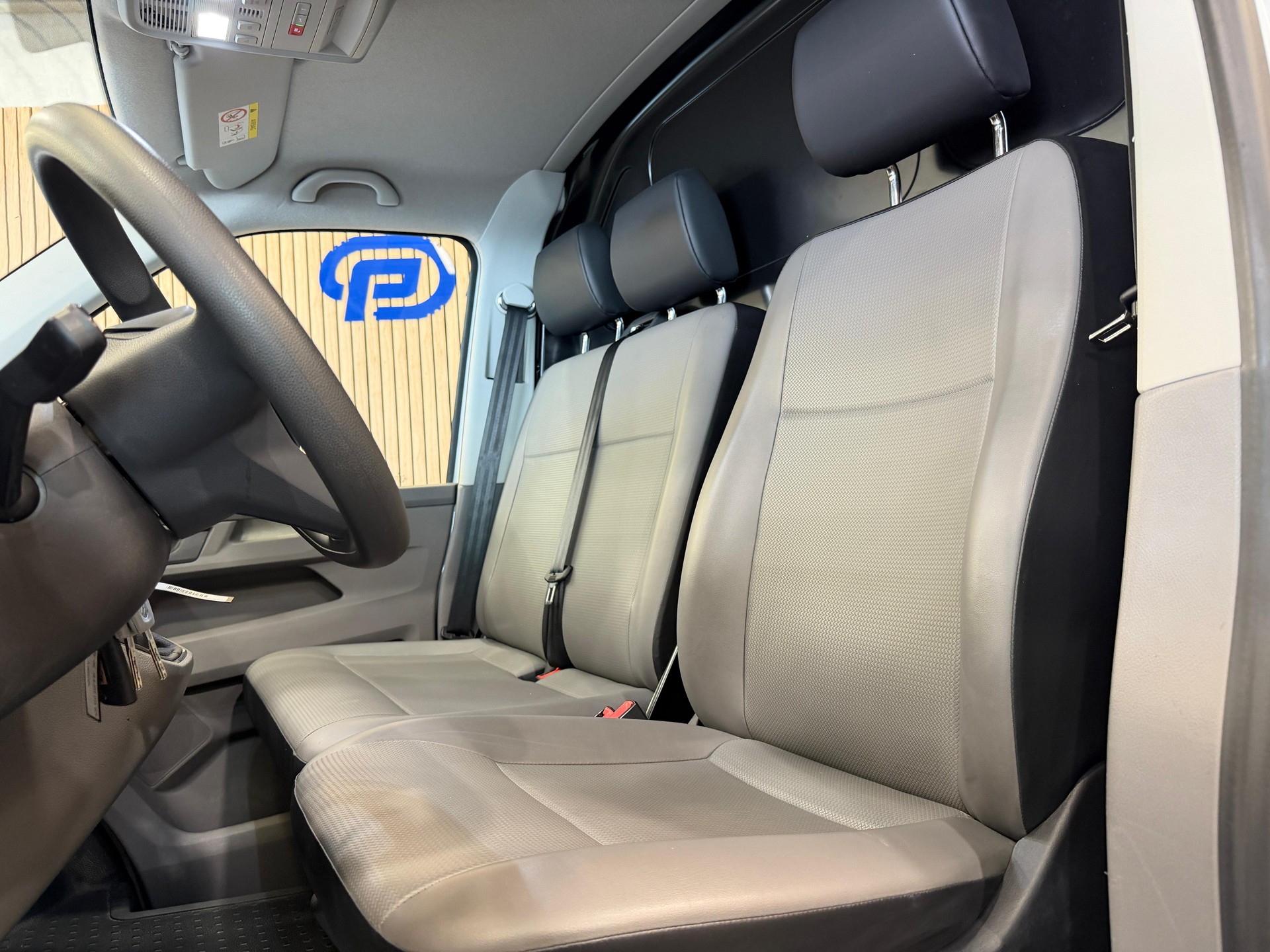 VW T6.1 2.0 TDI Transporter-image-10