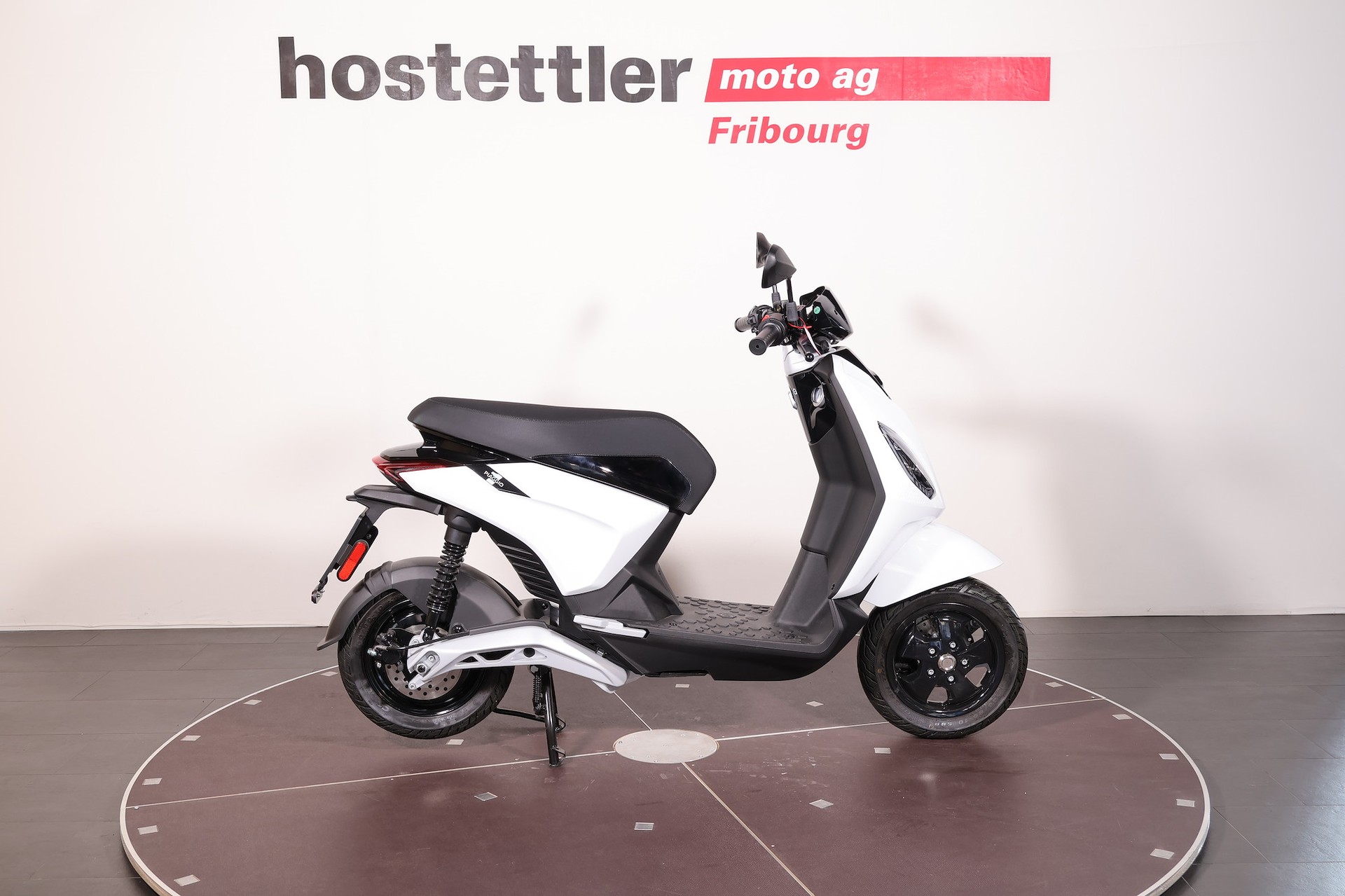 PIAGGIO 1 Active-showroom-element-1