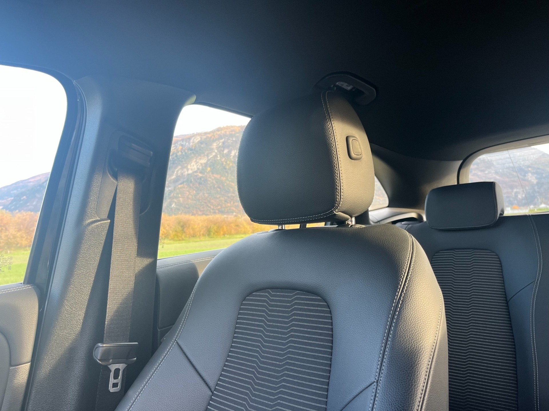 MERCEDES-BENZ EQA 250-image-3
