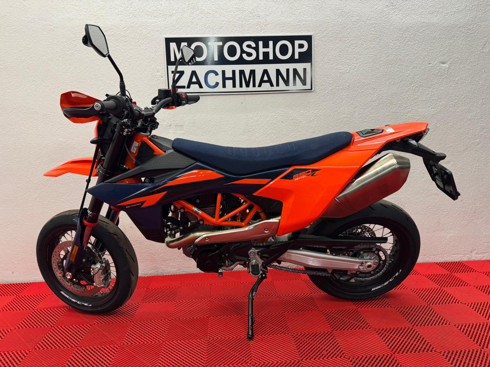 KTM 690 SMC R ABS (35 kW)-image-3