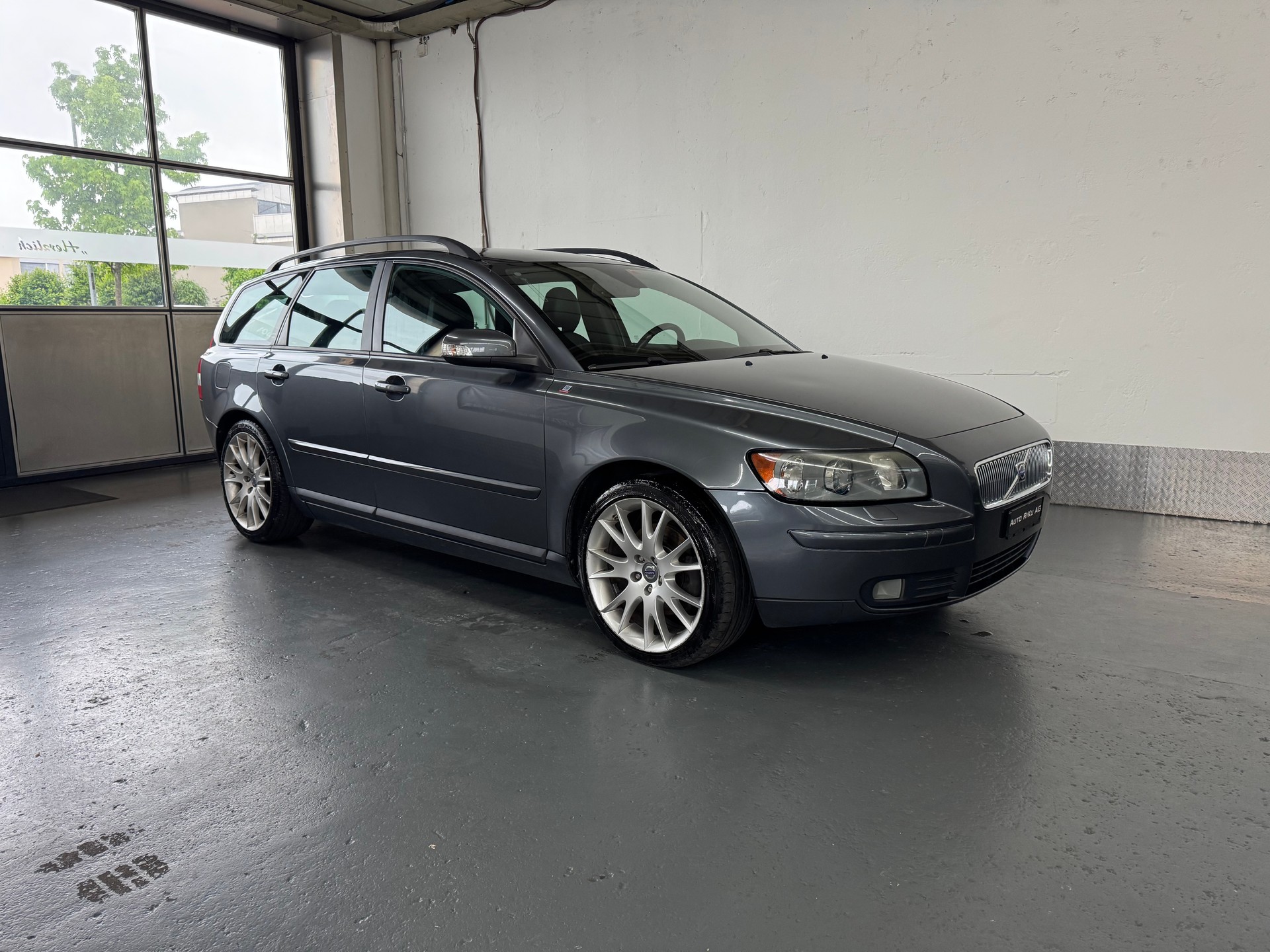 VOLVO V50 2.0D Kinetic-showroom-element-1