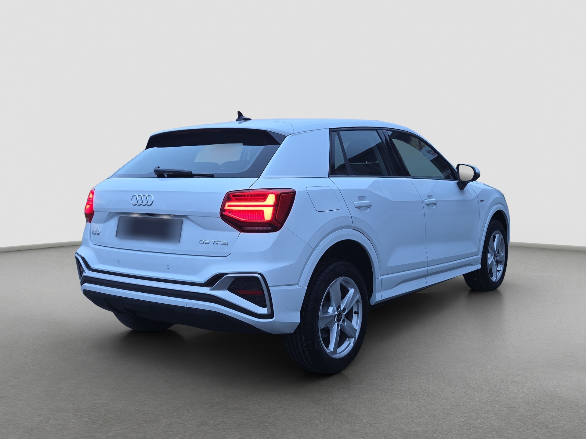 AUDI Q2 35 TFSI S line S-tronic-image-4