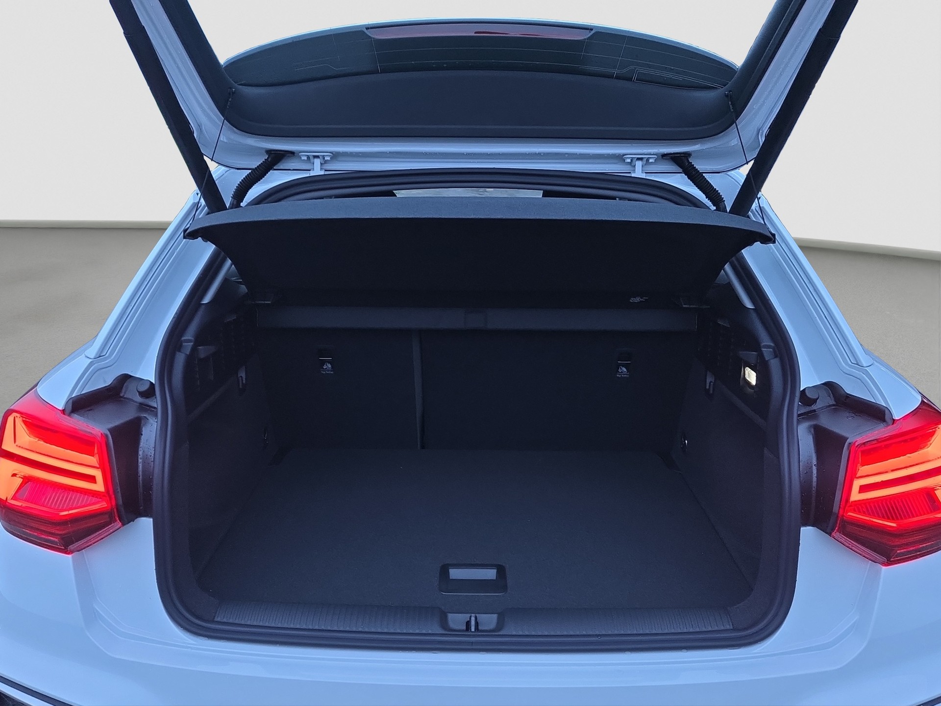 AUDI Q2 35 TFSI S line S-tronic-image-15