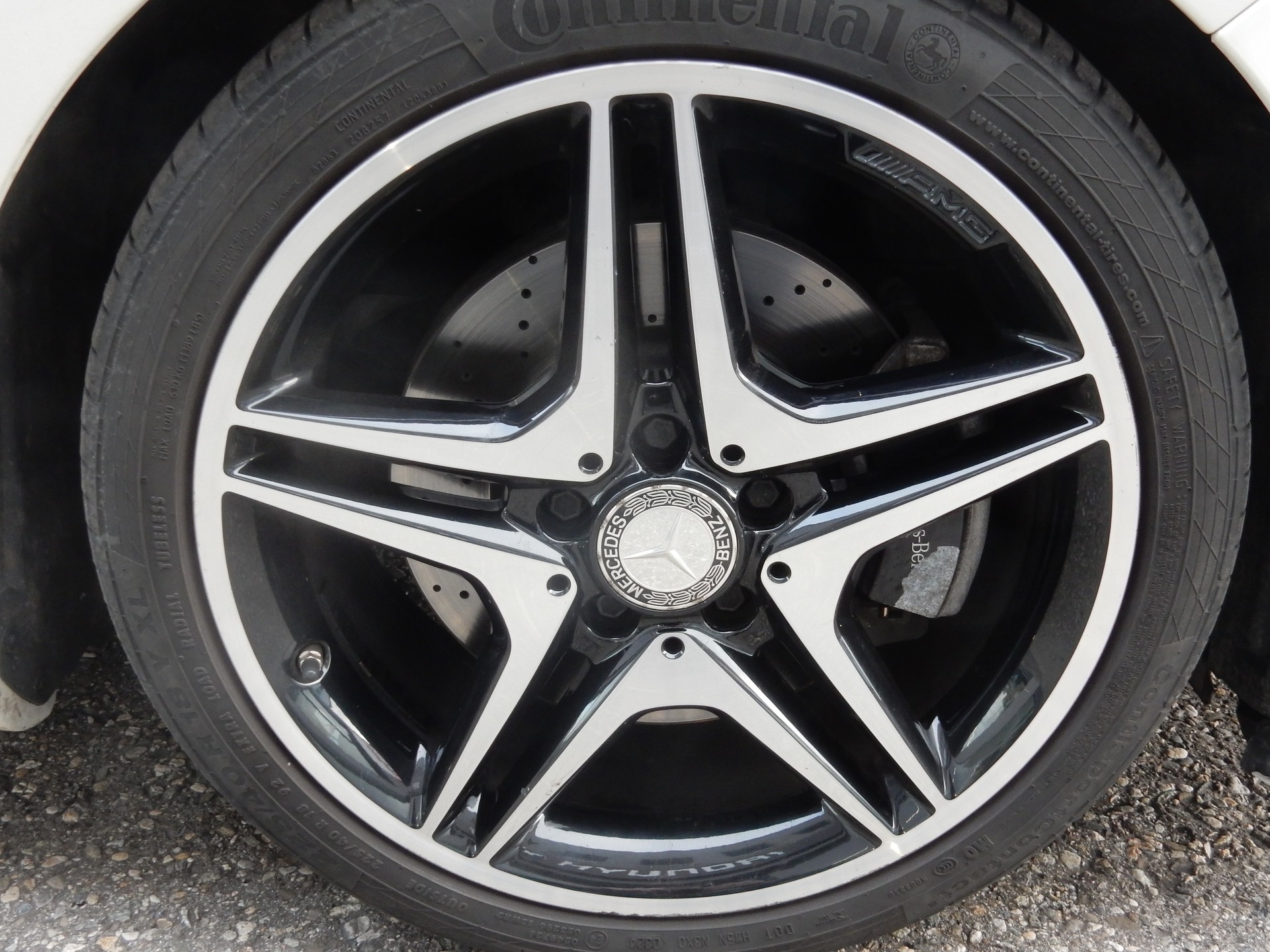 MERCEDES-BENZ CLA Shooting Brake 250 AMG Line 7G-DCT 4Matic-image-29