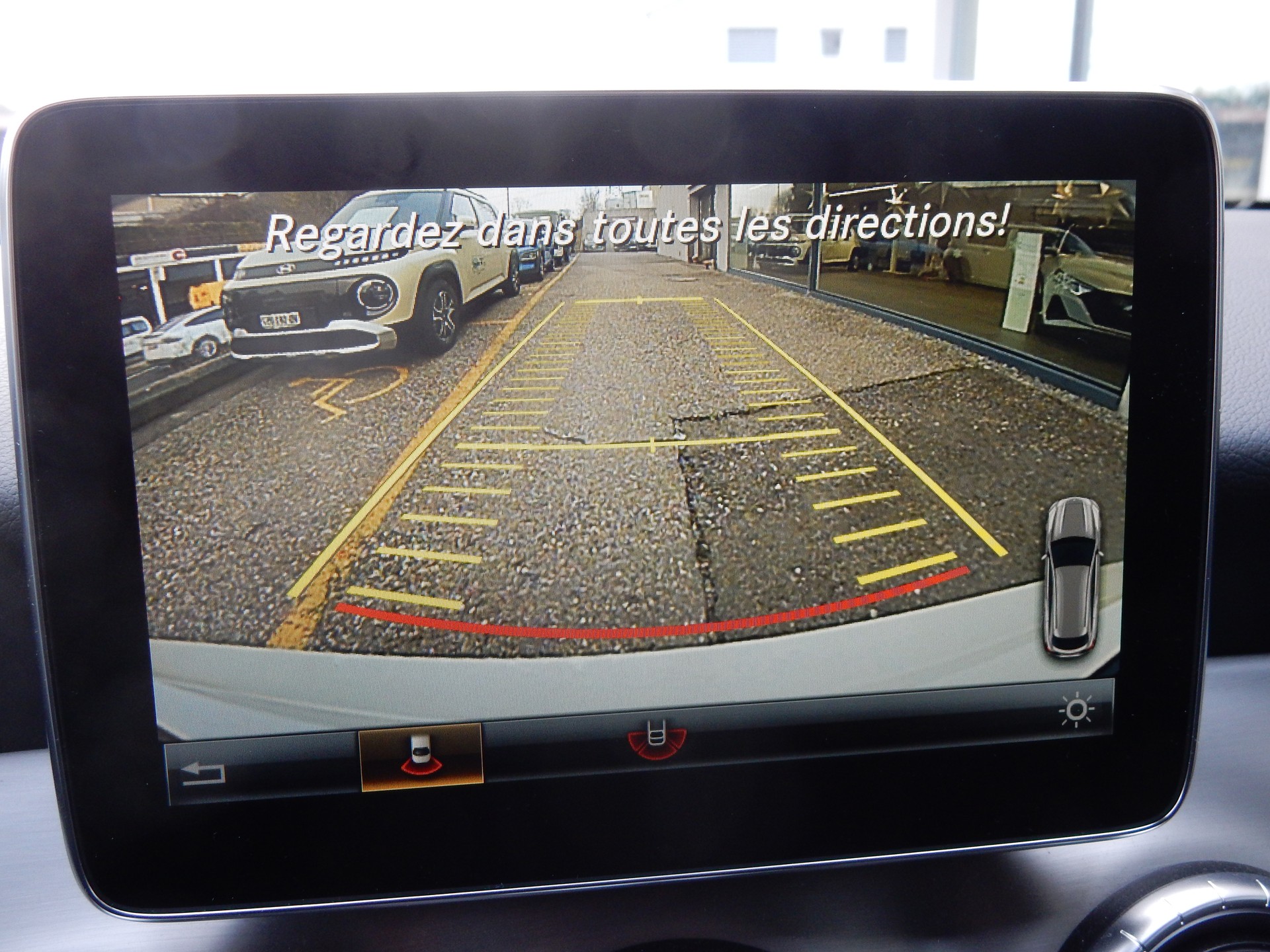 MERCEDES-BENZ CLA Shooting Brake 250 AMG Line 7G-DCT 4Matic-image-11