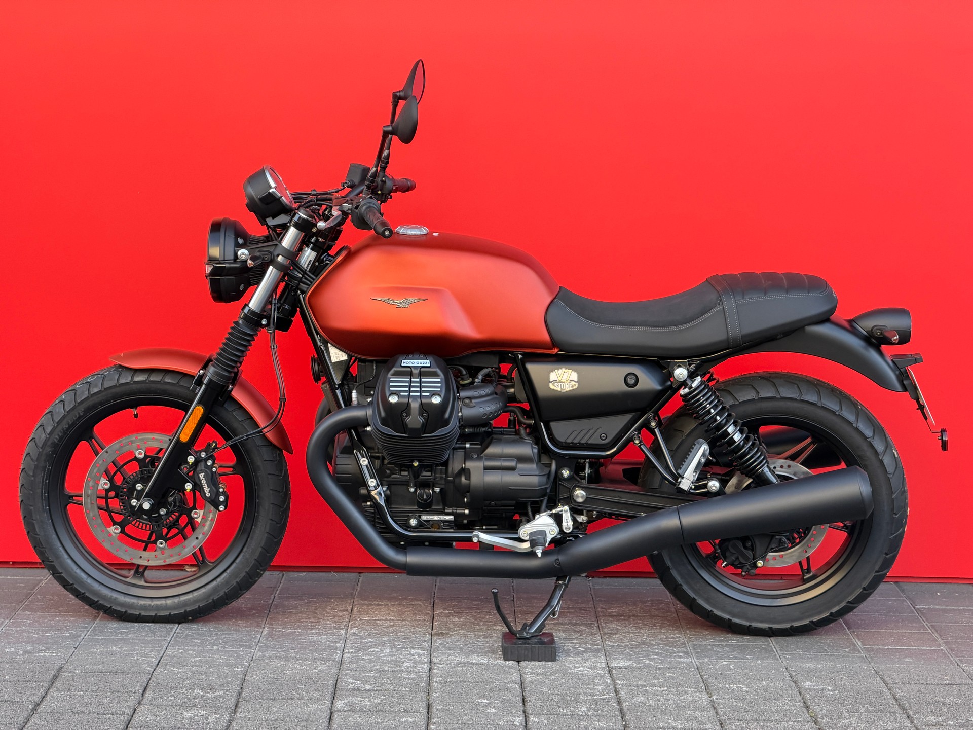 MOTO GUZZI V7 IV 850 Stone (35kW) "COLORE INDIVIDUALE"-image-4