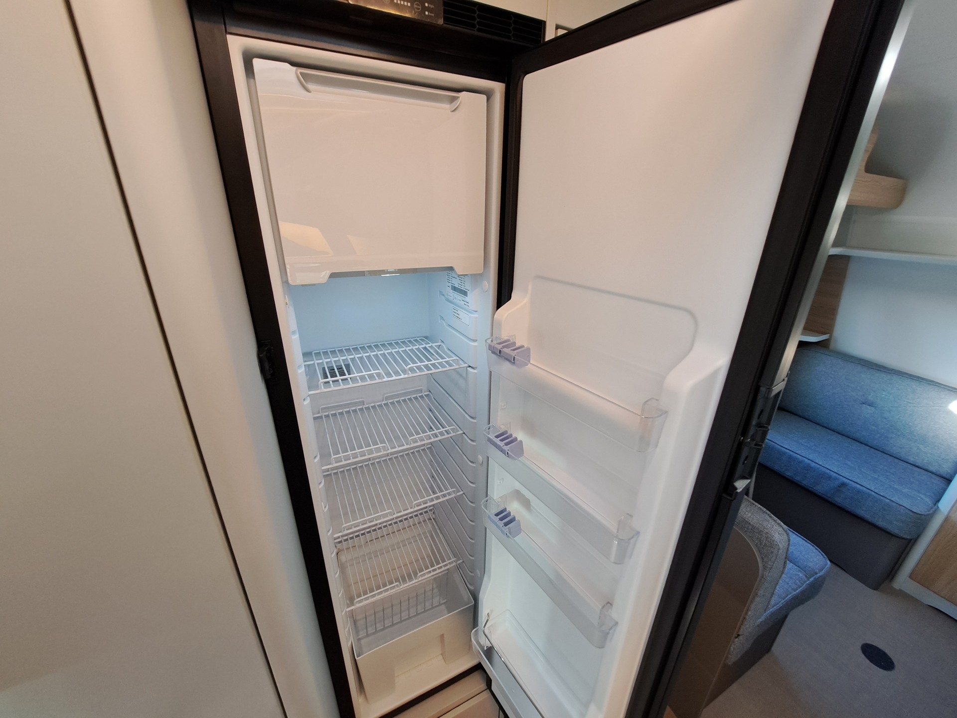 BÜRSTNER Averso Plus 510 TK B66-image-3