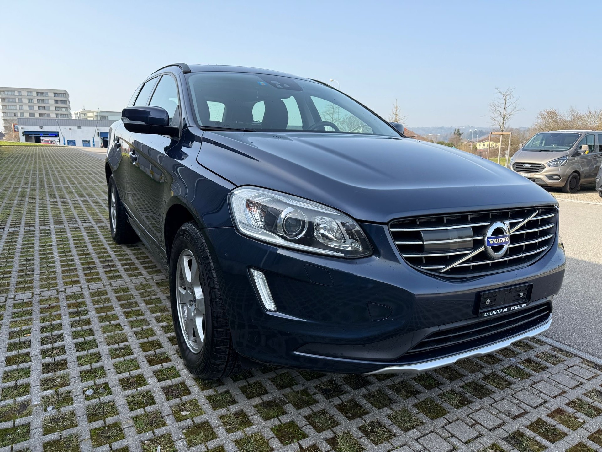 VOLVO XC60 D4 AWD Momentum Geartronic-showroom-element-2
