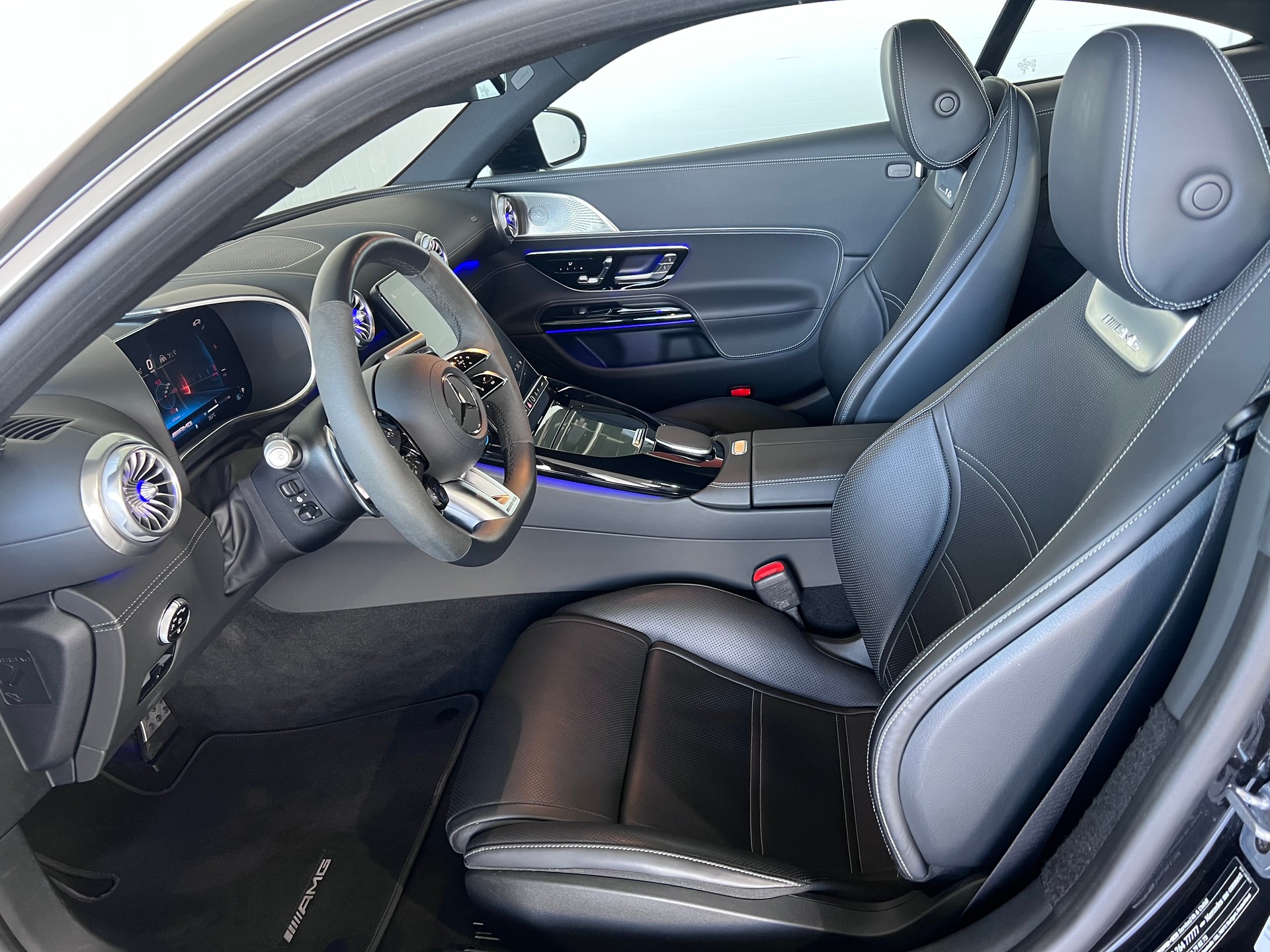 MERCEDES-BENZ AMG GT 63 4Matic+ Executive Edition-image-13