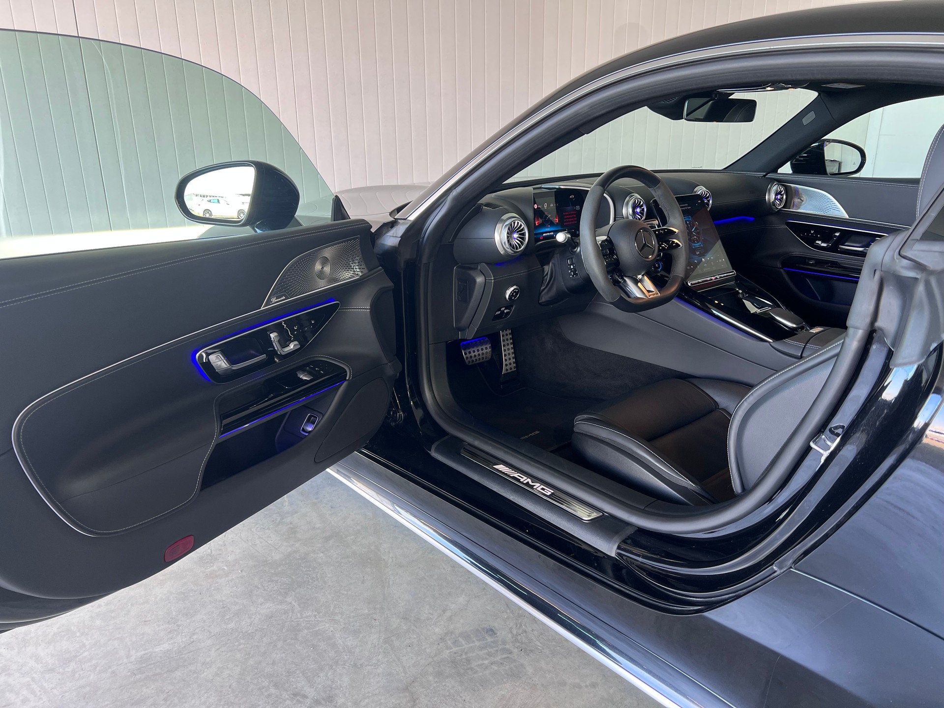MERCEDES-BENZ AMG GT 63 4Matic+ Executive Edition-image-11