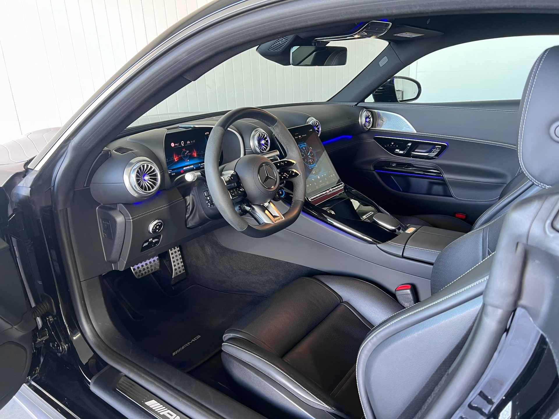 MERCEDES-BENZ AMG GT 63 4Matic+ Executive Edition-image-12