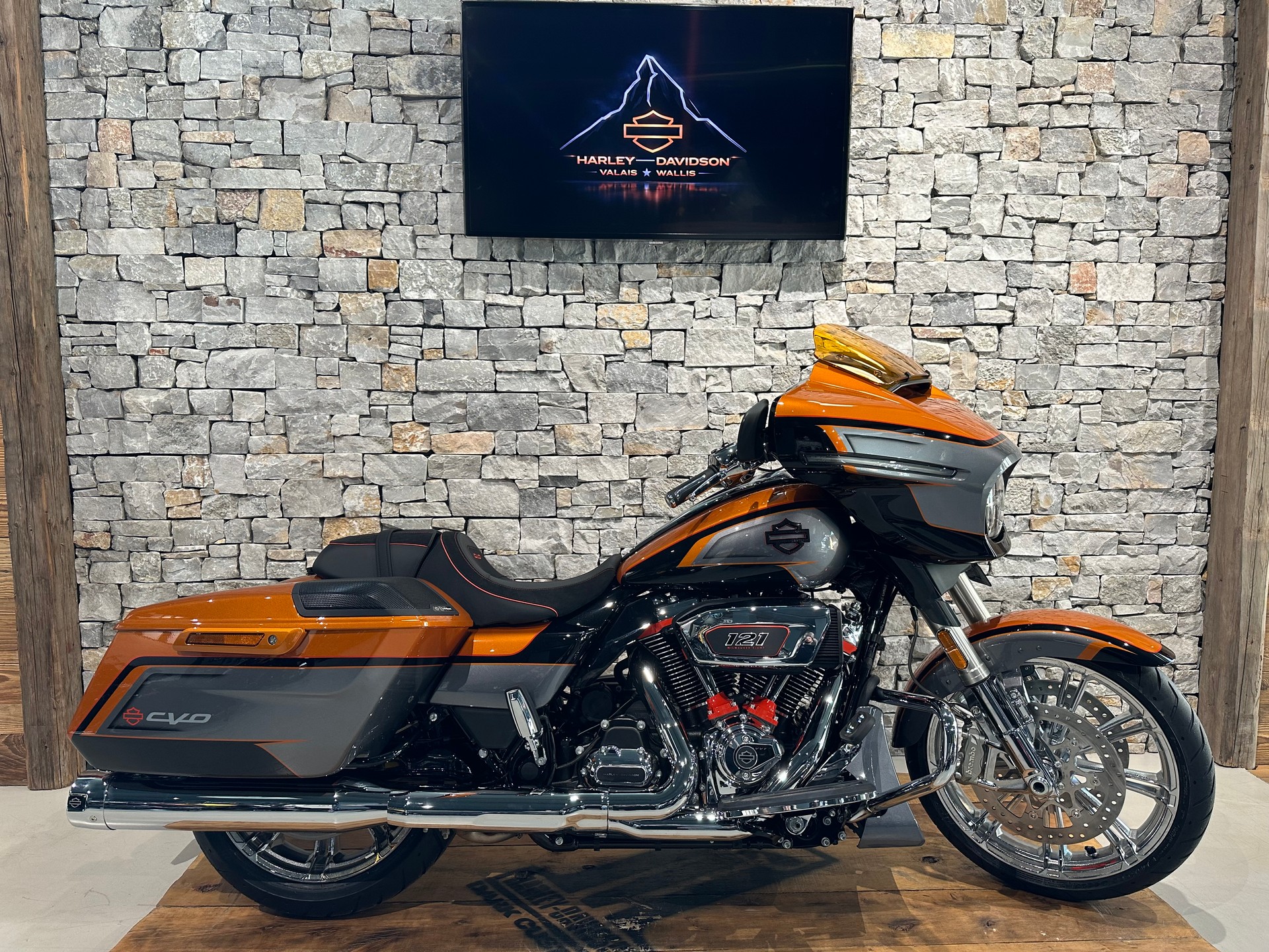 HARLEY-DAVIDSON FLHXSE Street Glide CVO 121