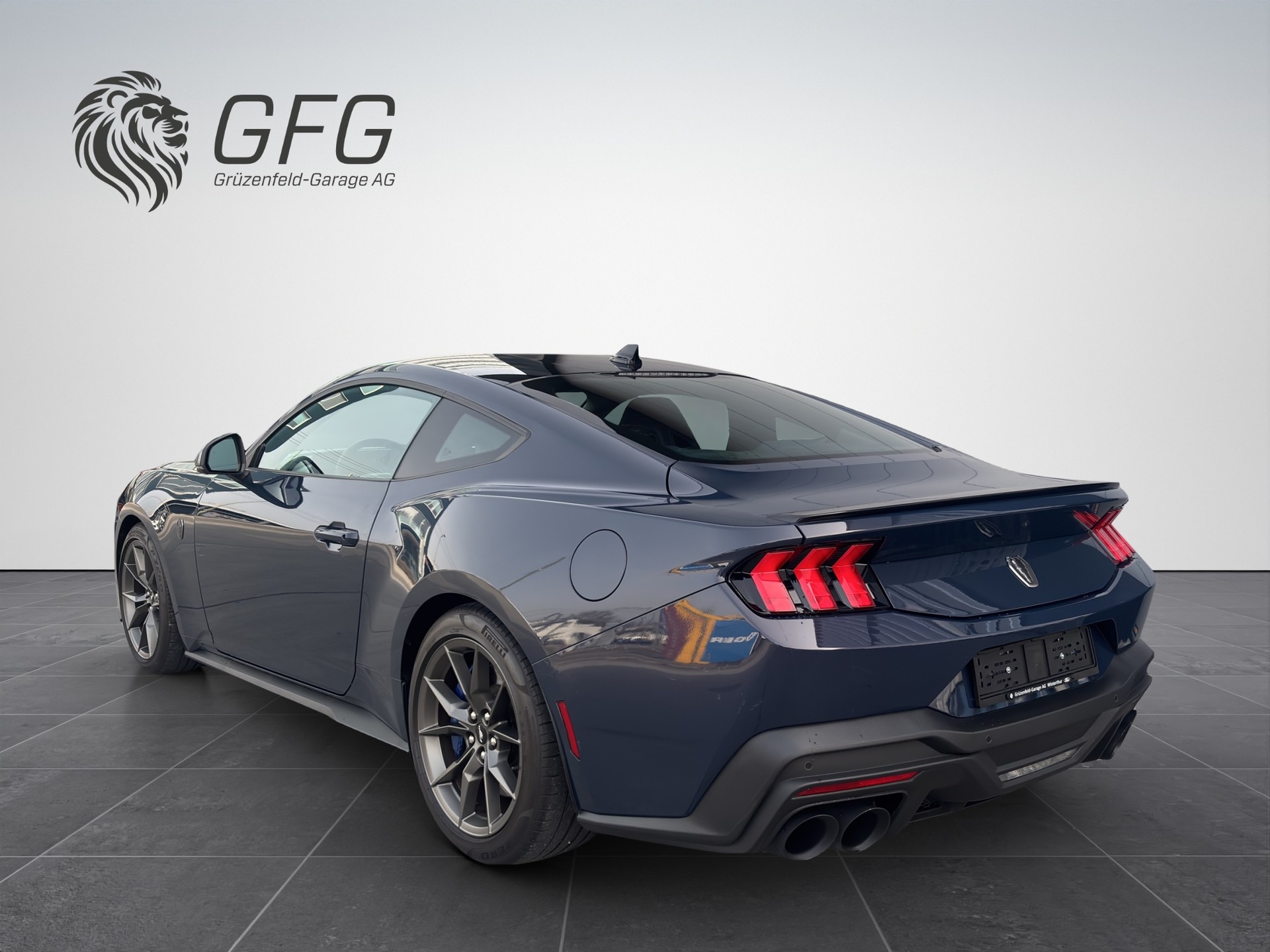 FORD Mustang Coupé 5.0 V8 Dark Horse-showroom-element-3