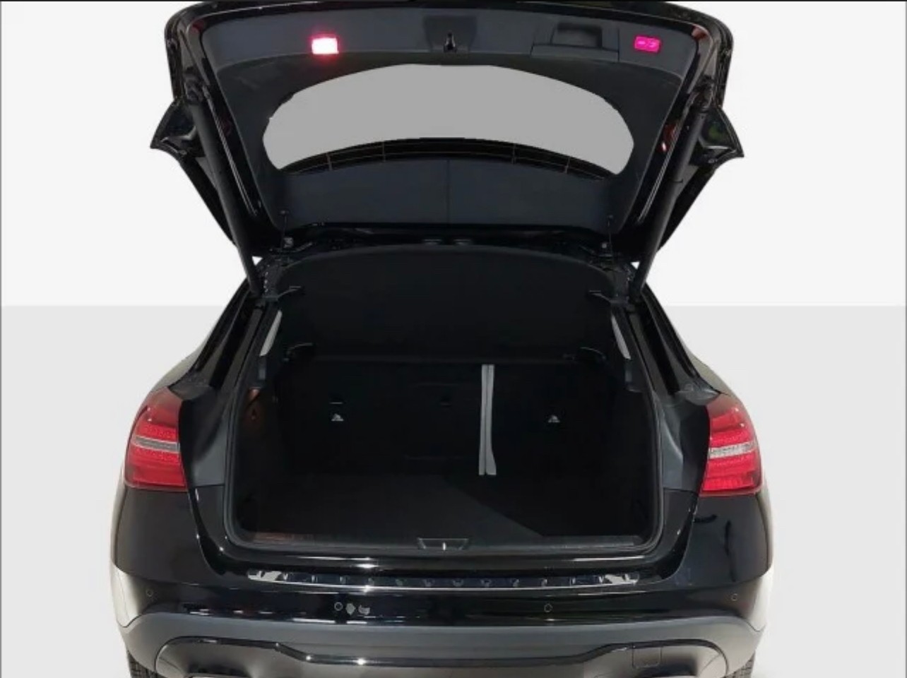 MERCEDES-BENZ GLA 200 Night Star 7G-DCT-image-5