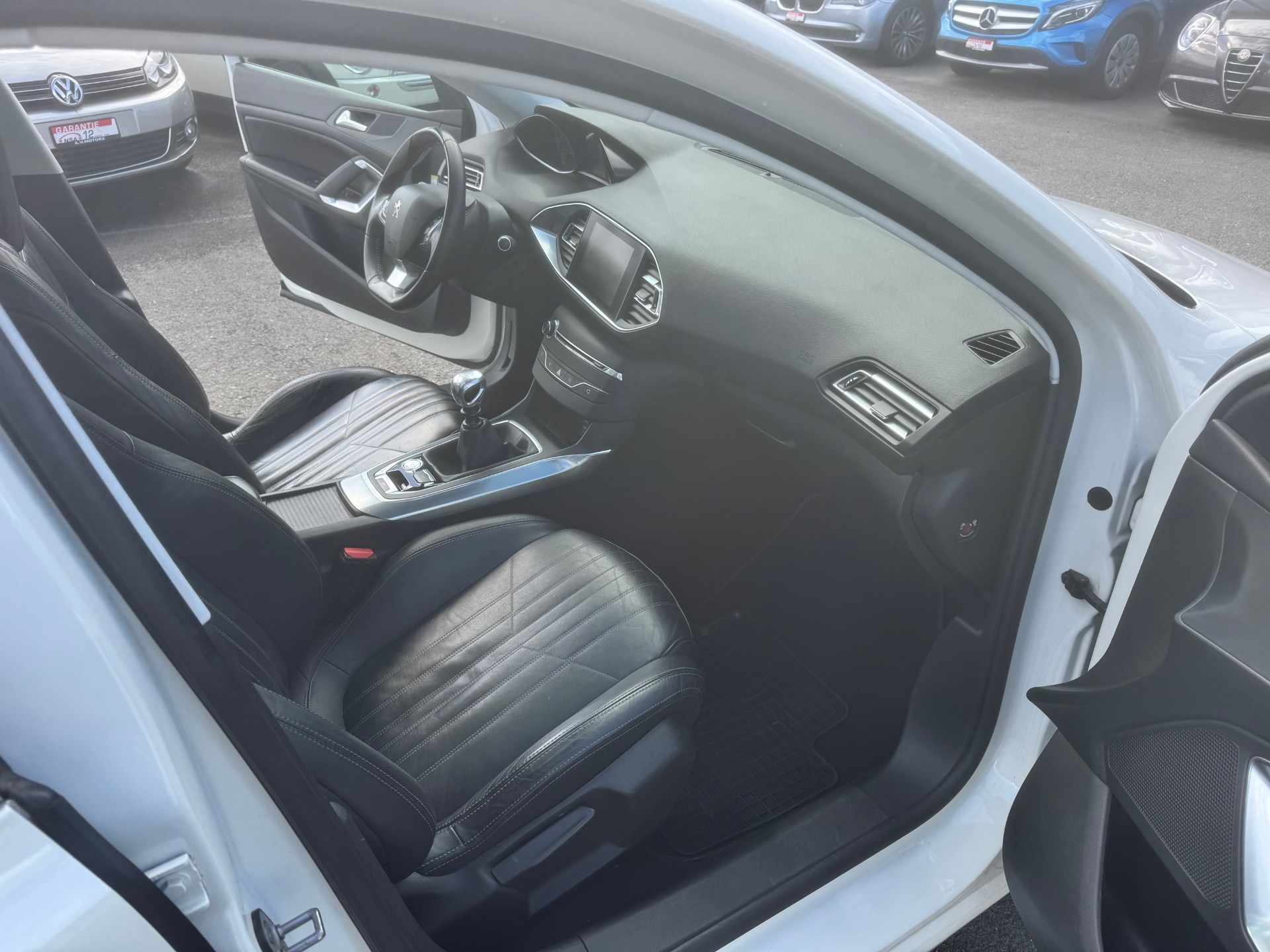 PEUGEOT 308 SW 1.2 THP Féline-image-12