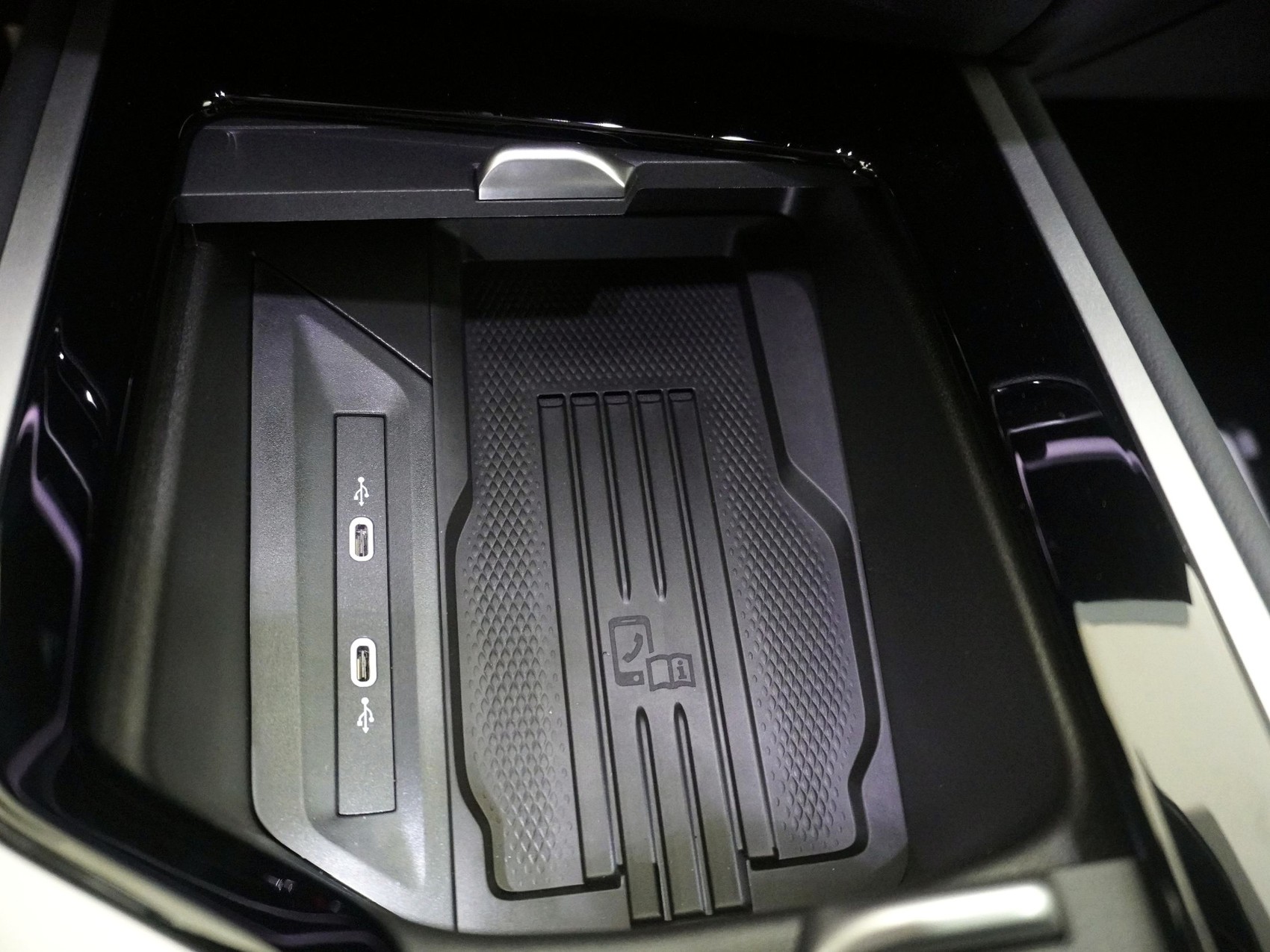 VW Passat Variant 2.0 TSI R-Line 4Motion DSG-image-23