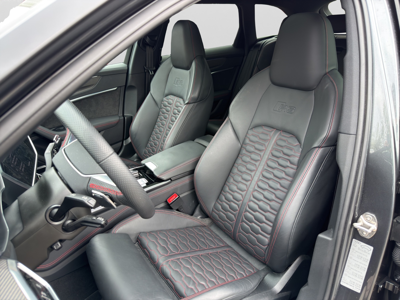 AUDI RS6 Avant 4.0 TFSI V8 quattro-image-8