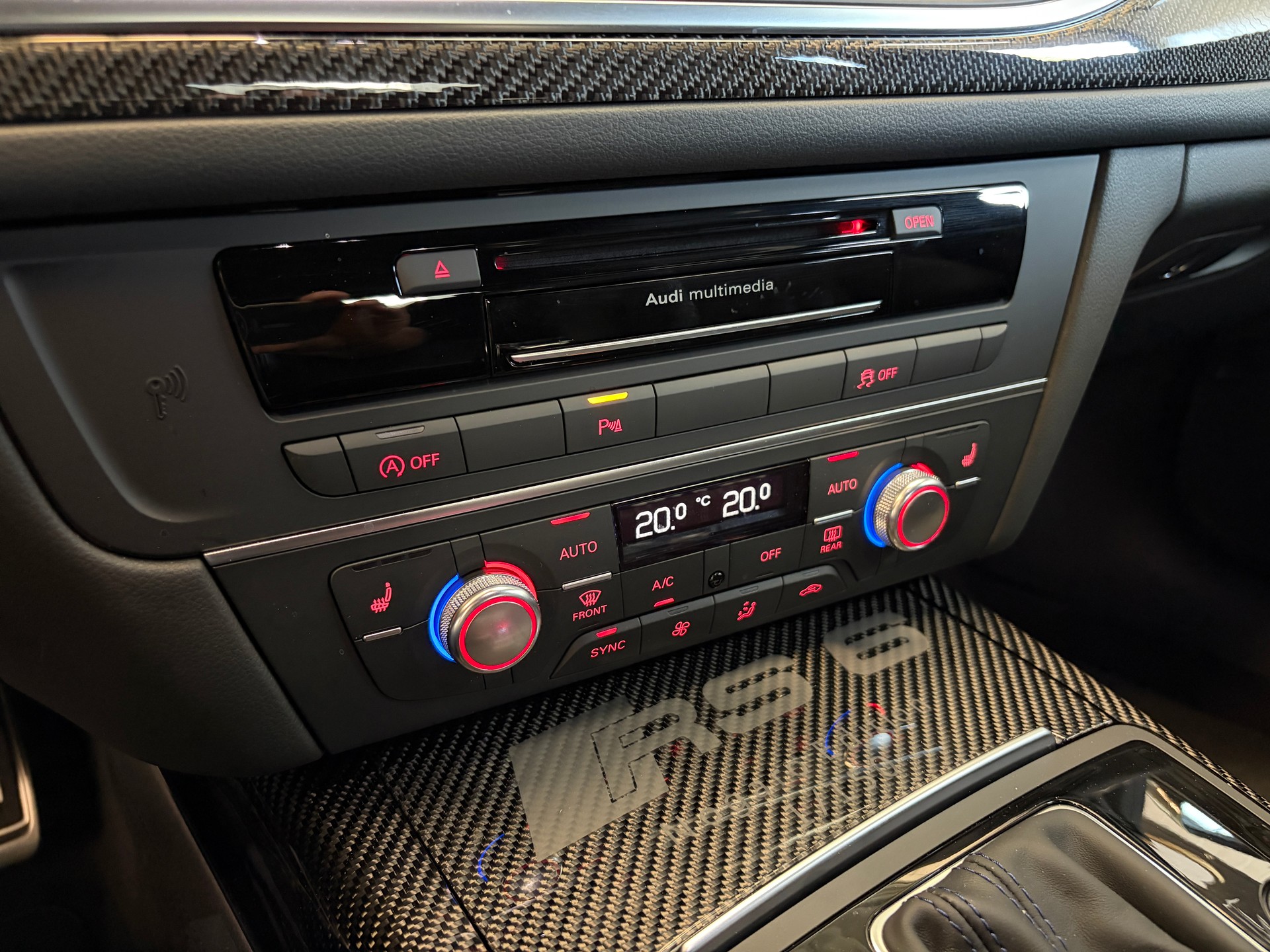 AUDI RS6+ Avant 4.0 TFSI *NOGARO EDITION 1 OF 150*-image-13