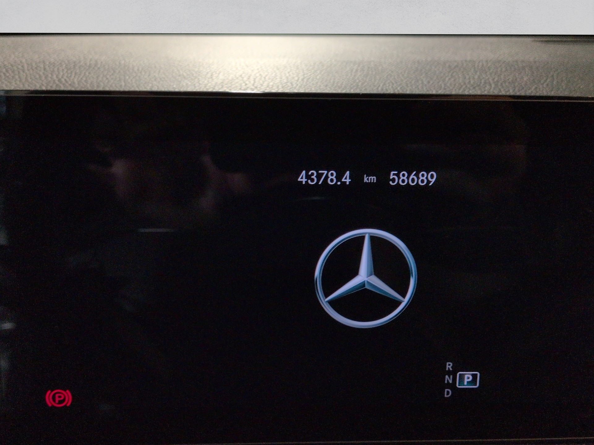 MERCEDES-BENZ GLB 200 Progressive 7G-Tronic-image-10