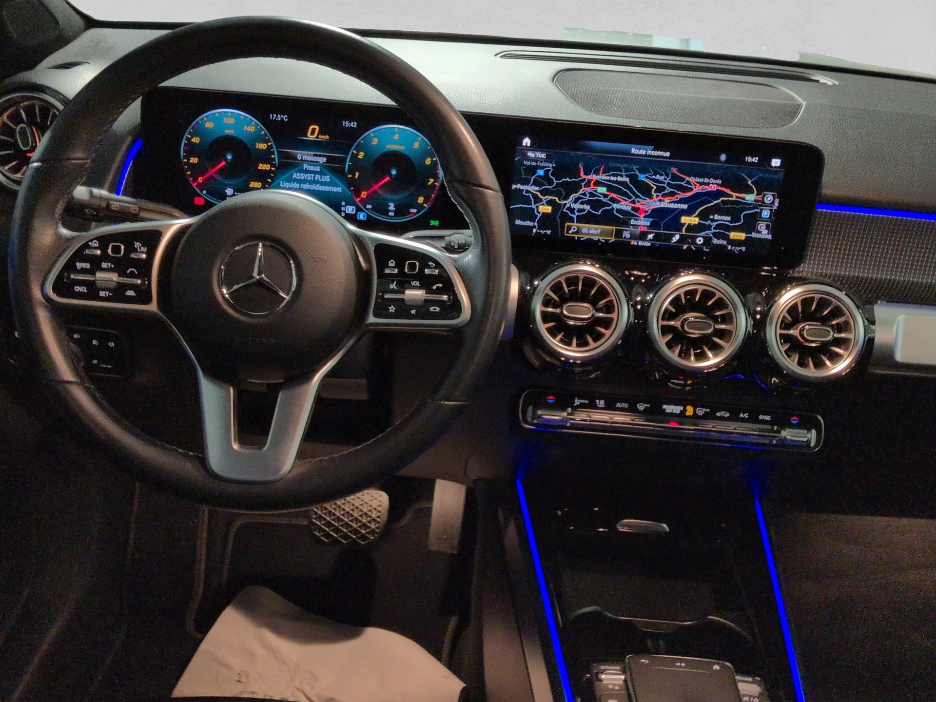 MERCEDES-BENZ GLB 200 Progressive 7G-Tronic-image-13