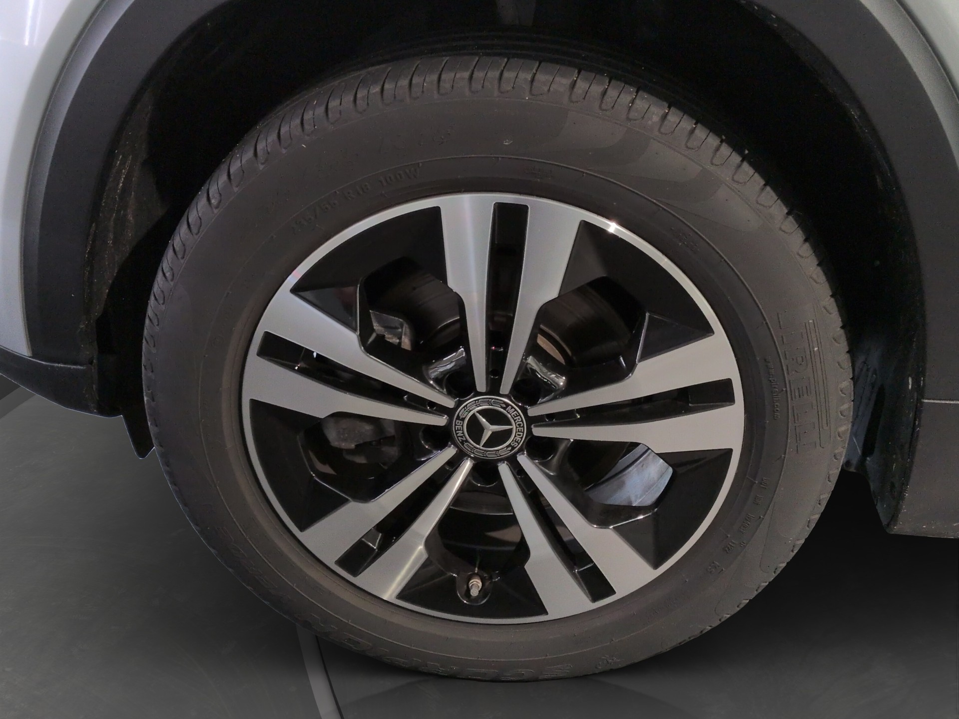 MERCEDES-BENZ GLB 200 Progressive 7G-Tronic-image-24