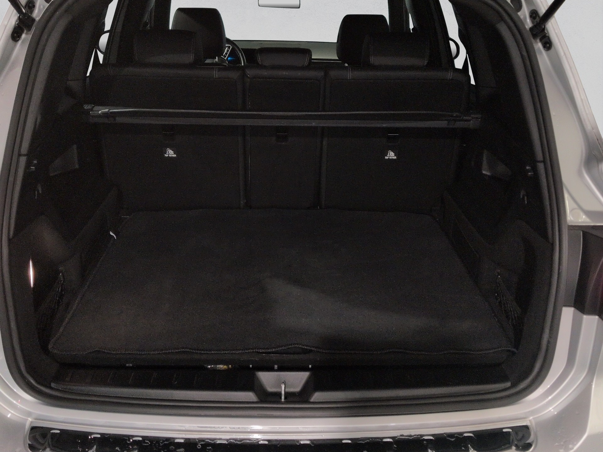 MERCEDES-BENZ GLB 200 Progressive 7G-Tronic-image-15