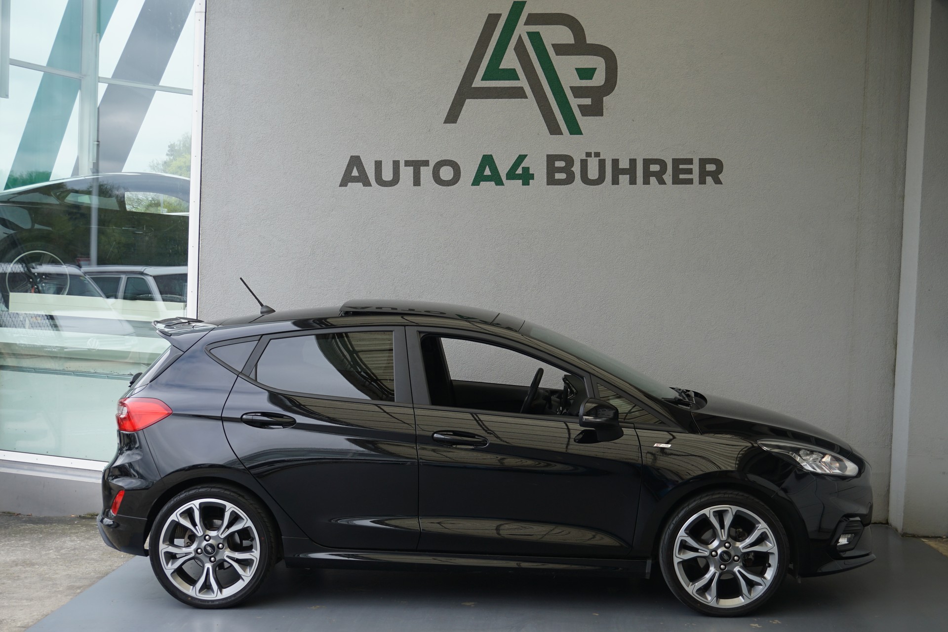 FORD Fiesta 1.0 SCTi ST Line 100PS mit erst 47`000km!!-image-4
