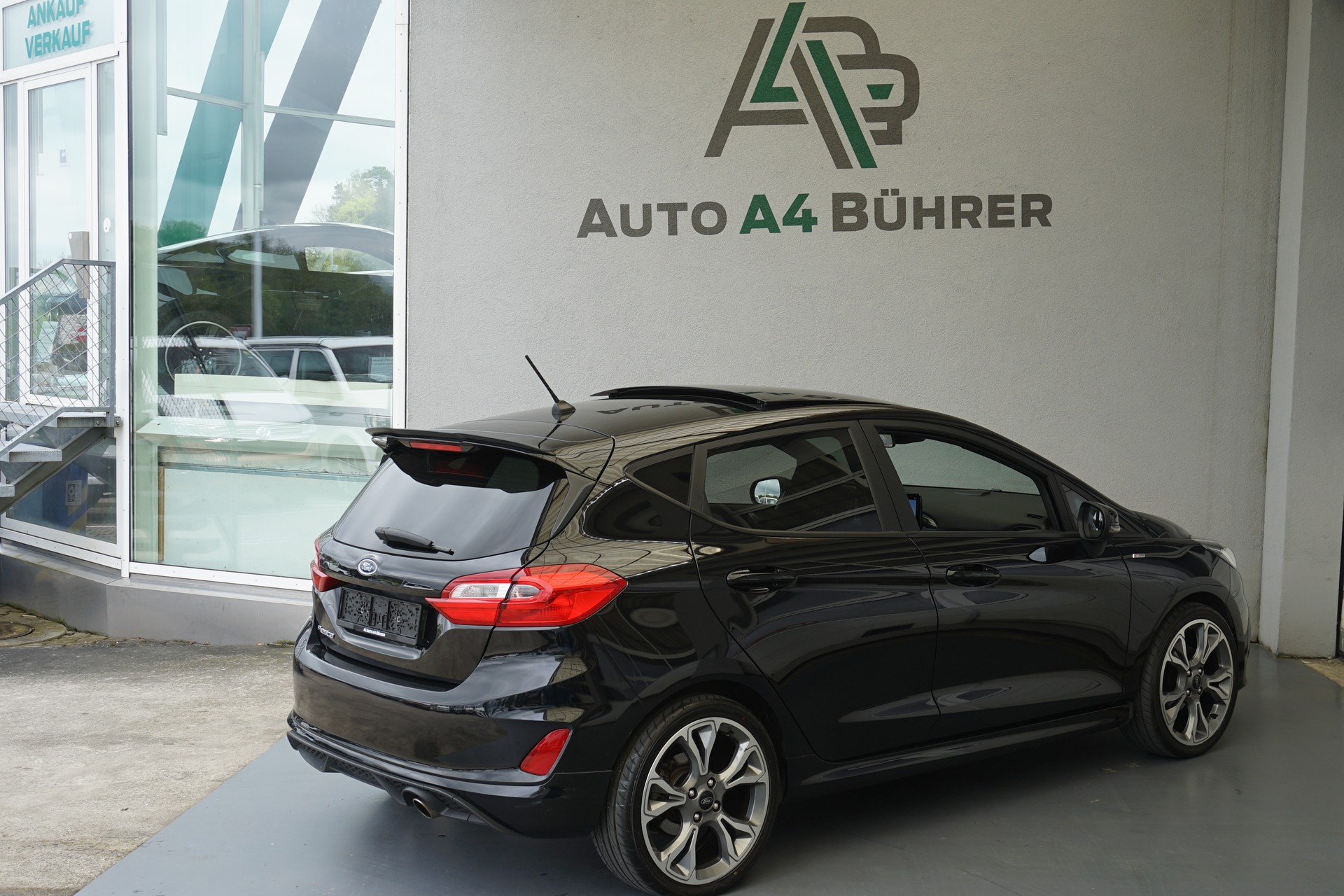 FORD Fiesta 1.0 SCTi ST Line 100PS mit erst 47`000km!!-image-7
