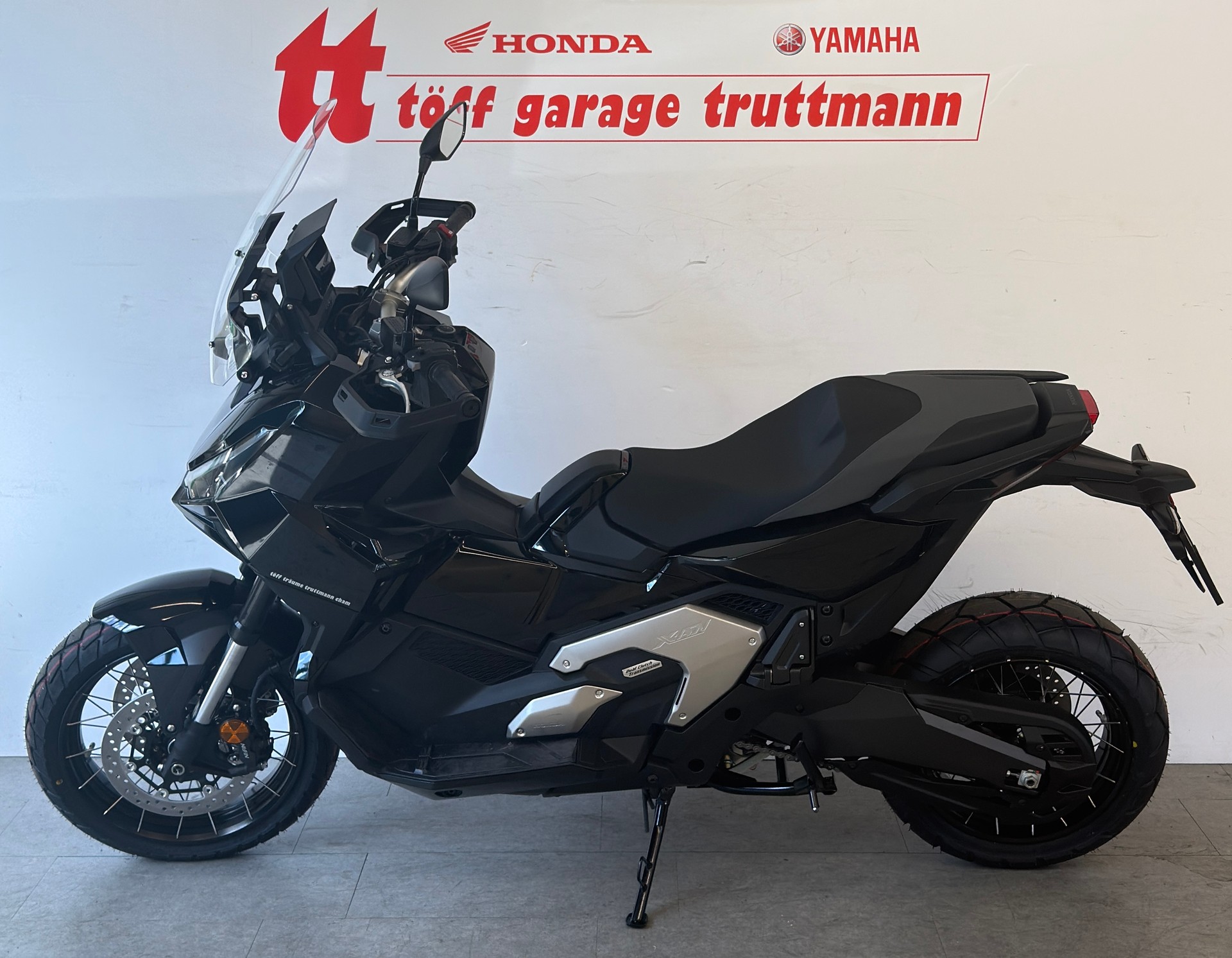 HONDA X-ADV 750-showroom-element-1