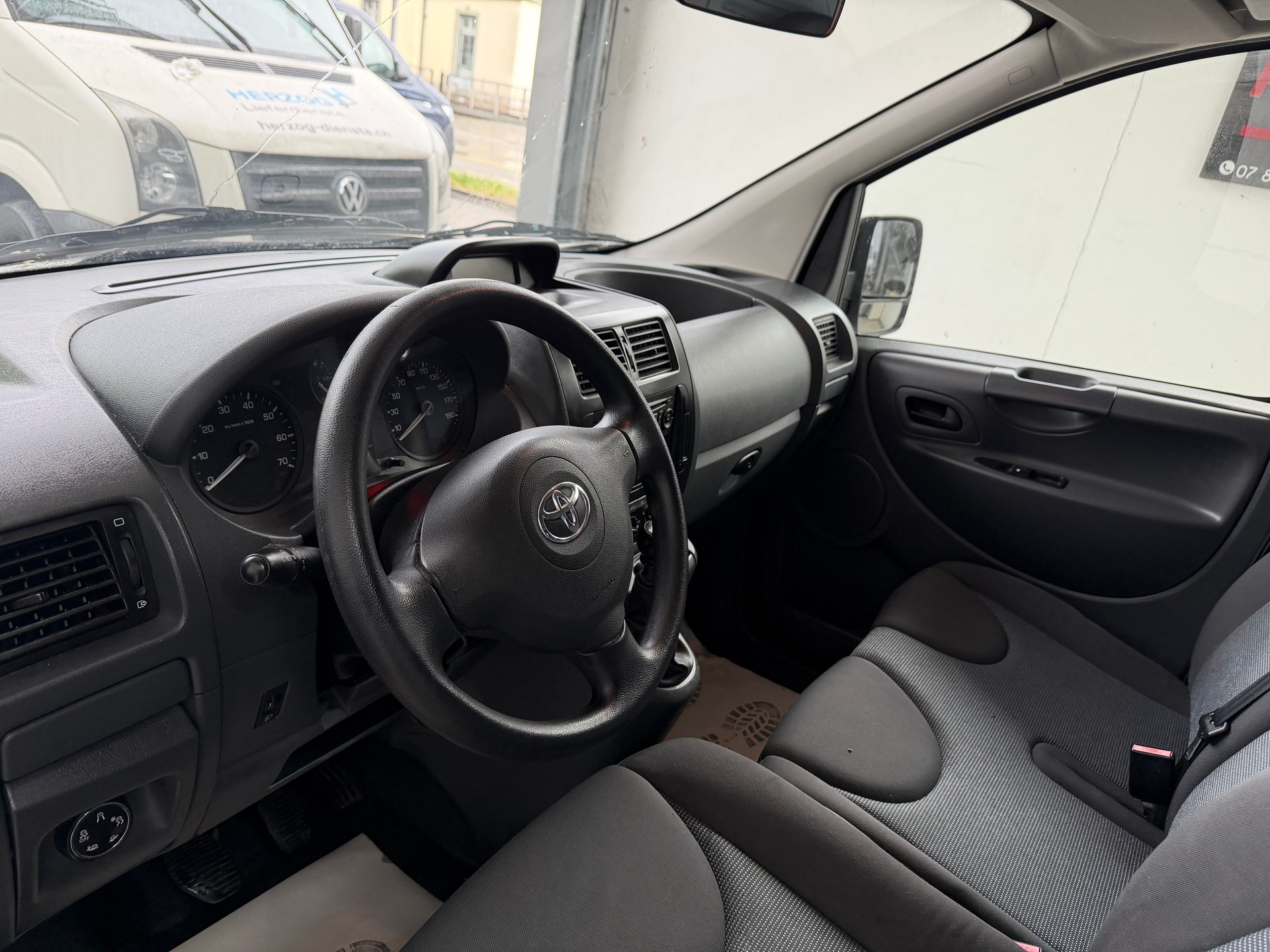 TOYOTA Proace 2.0D Panel Van Terra L2H2-image-3