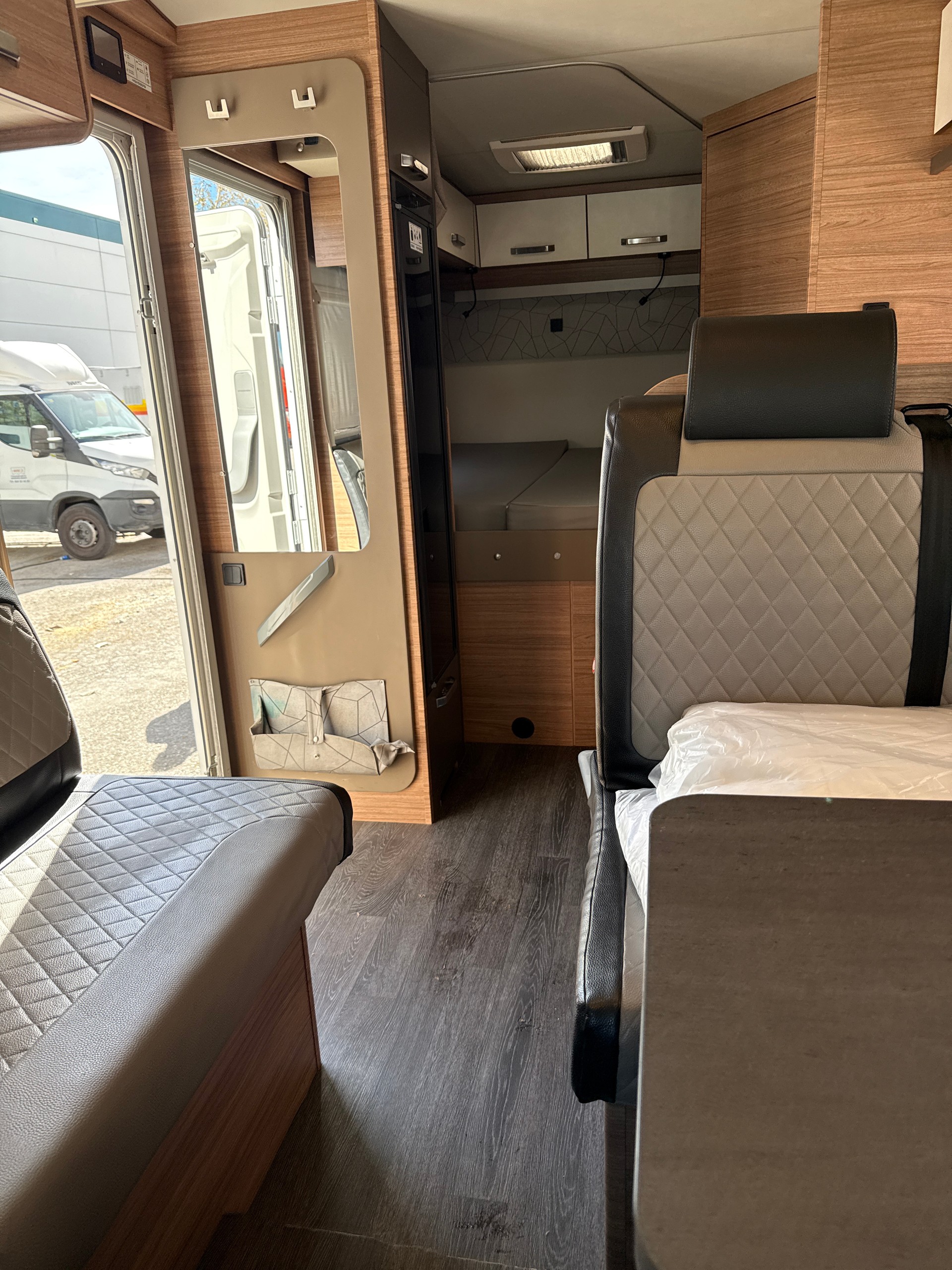 FIAT 2024 Ford Transit Weinsberg Carasuite | Automatik | Schlafplätze für 5-image-10