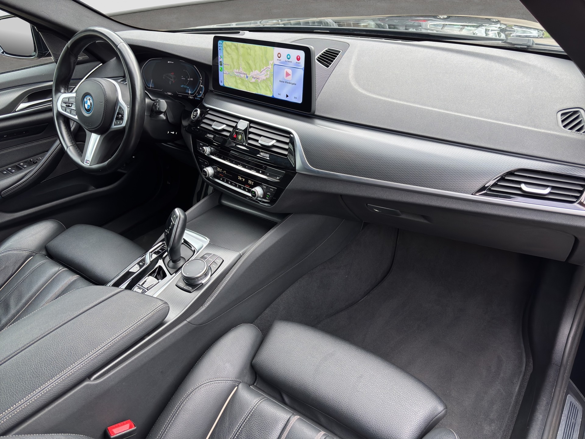 BMW 530e xDrive Touring Pure M Sport Steptronic-image-14