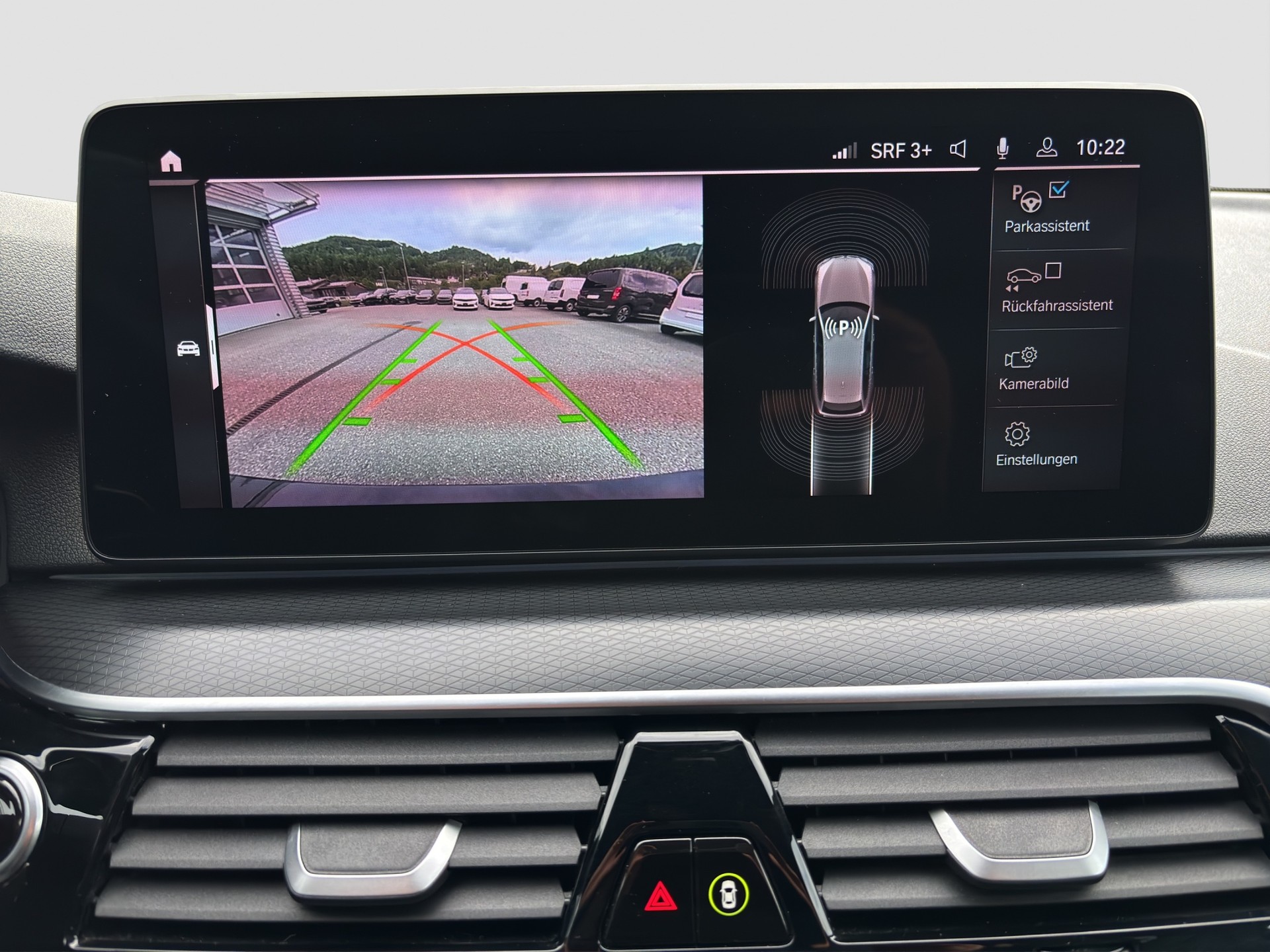 BMW 530e xDrive Touring Pure M Sport Steptronic-image-7