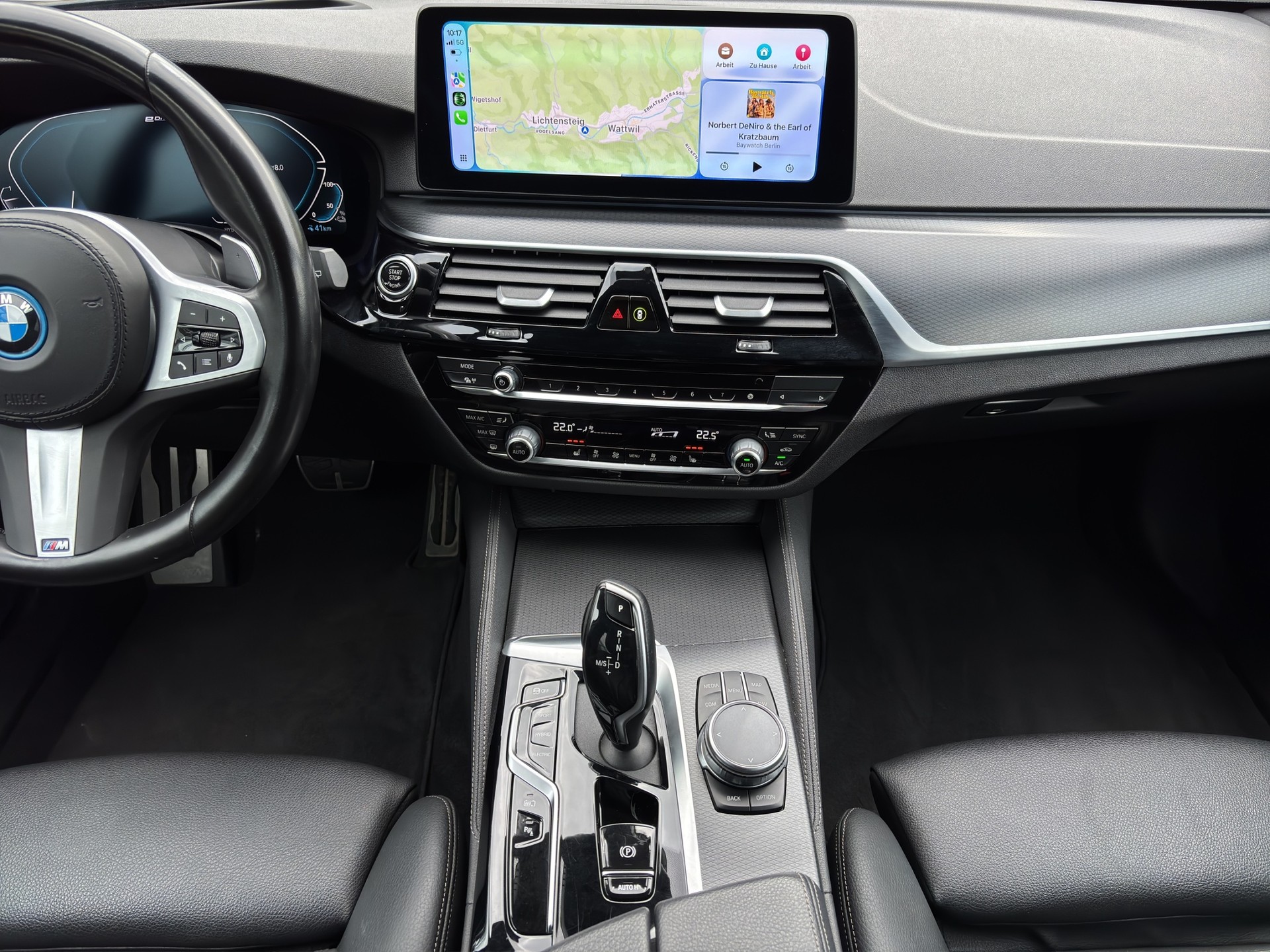 BMW 530e xDrive Touring Pure M Sport Steptronic-image-6