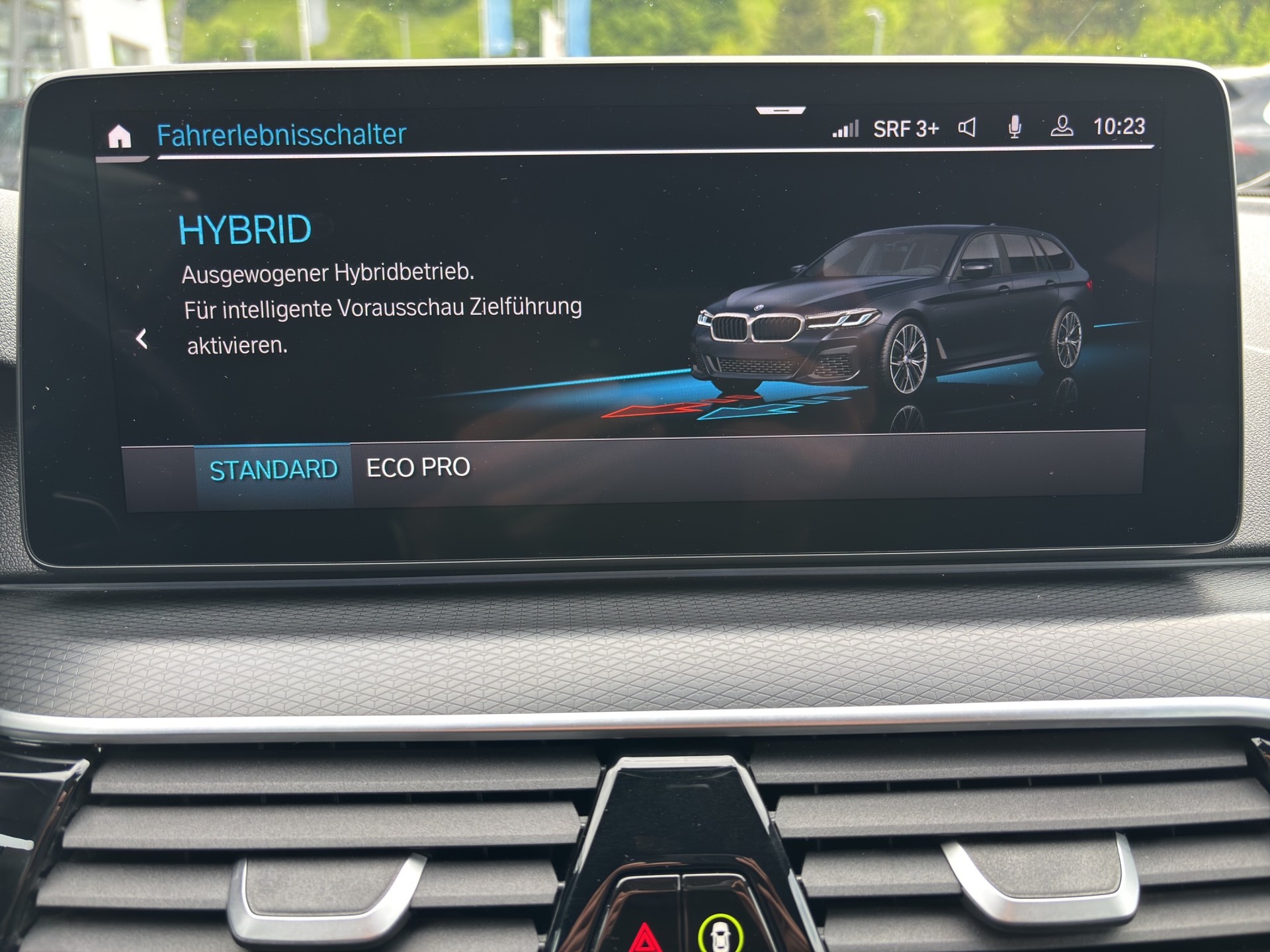 BMW 530e xDrive Touring Pure M Sport Steptronic-image-8