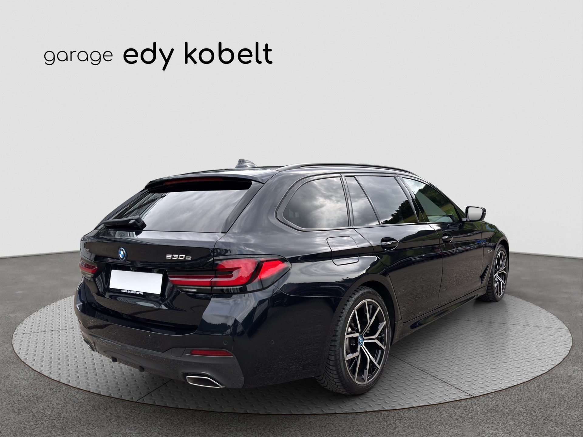 BMW 530e xDrive Touring Pure M Sport Steptronic-image-20