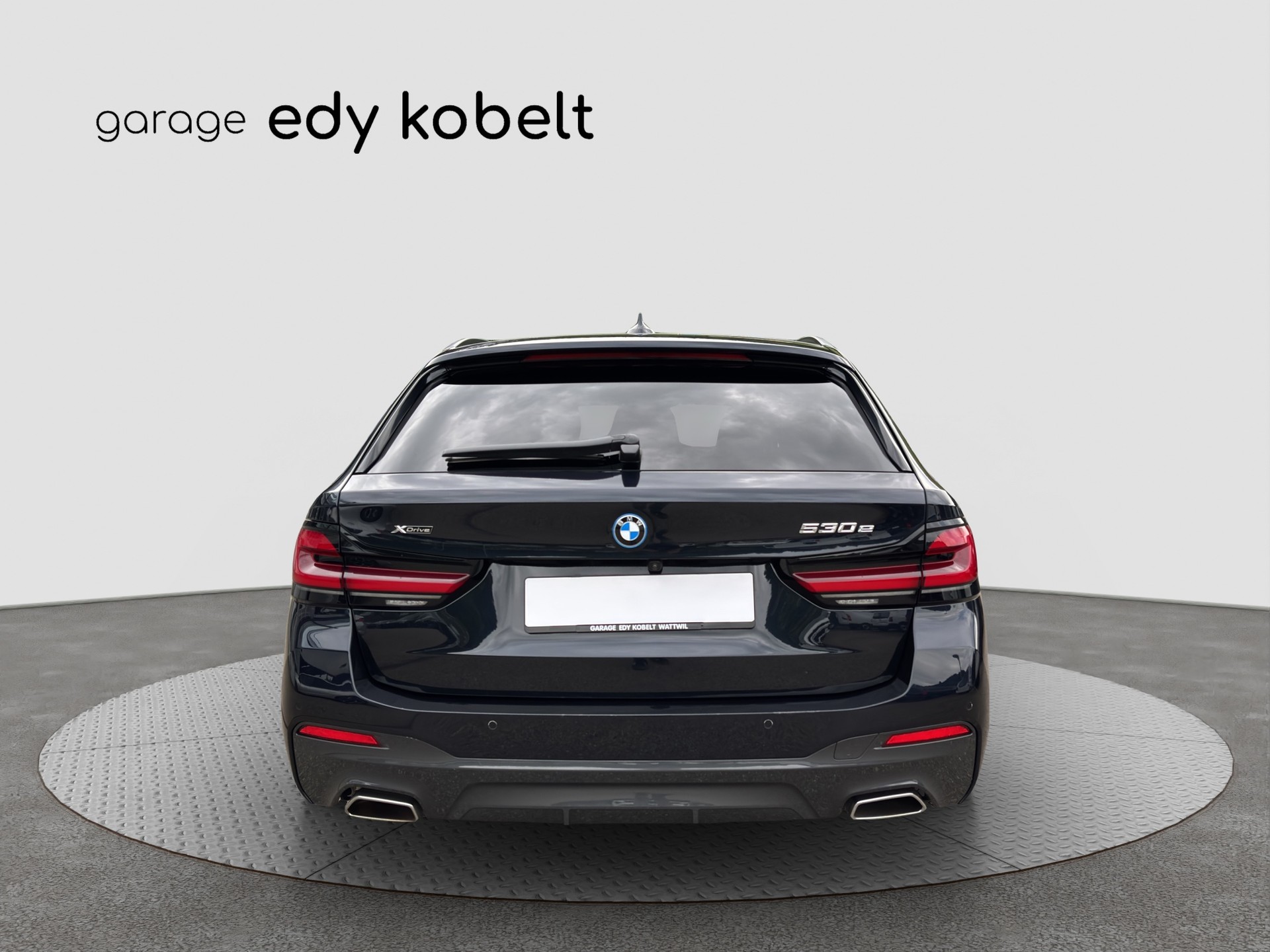 BMW 530e xDrive Touring Pure M Sport Steptronic-image-19