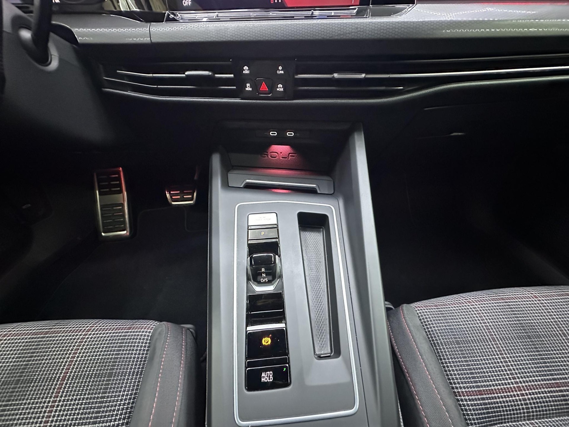 VW Golf 2.0 TSI GTI DSG-image-15