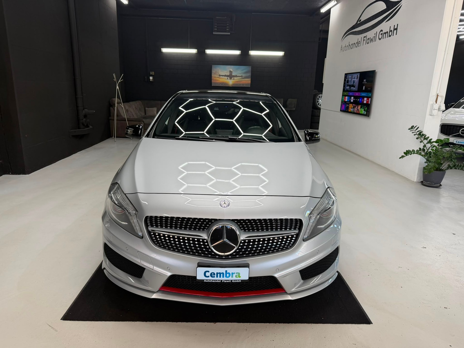 MERCEDES-BENZ A 250 Sport 7G-DCT-showroom-element-1