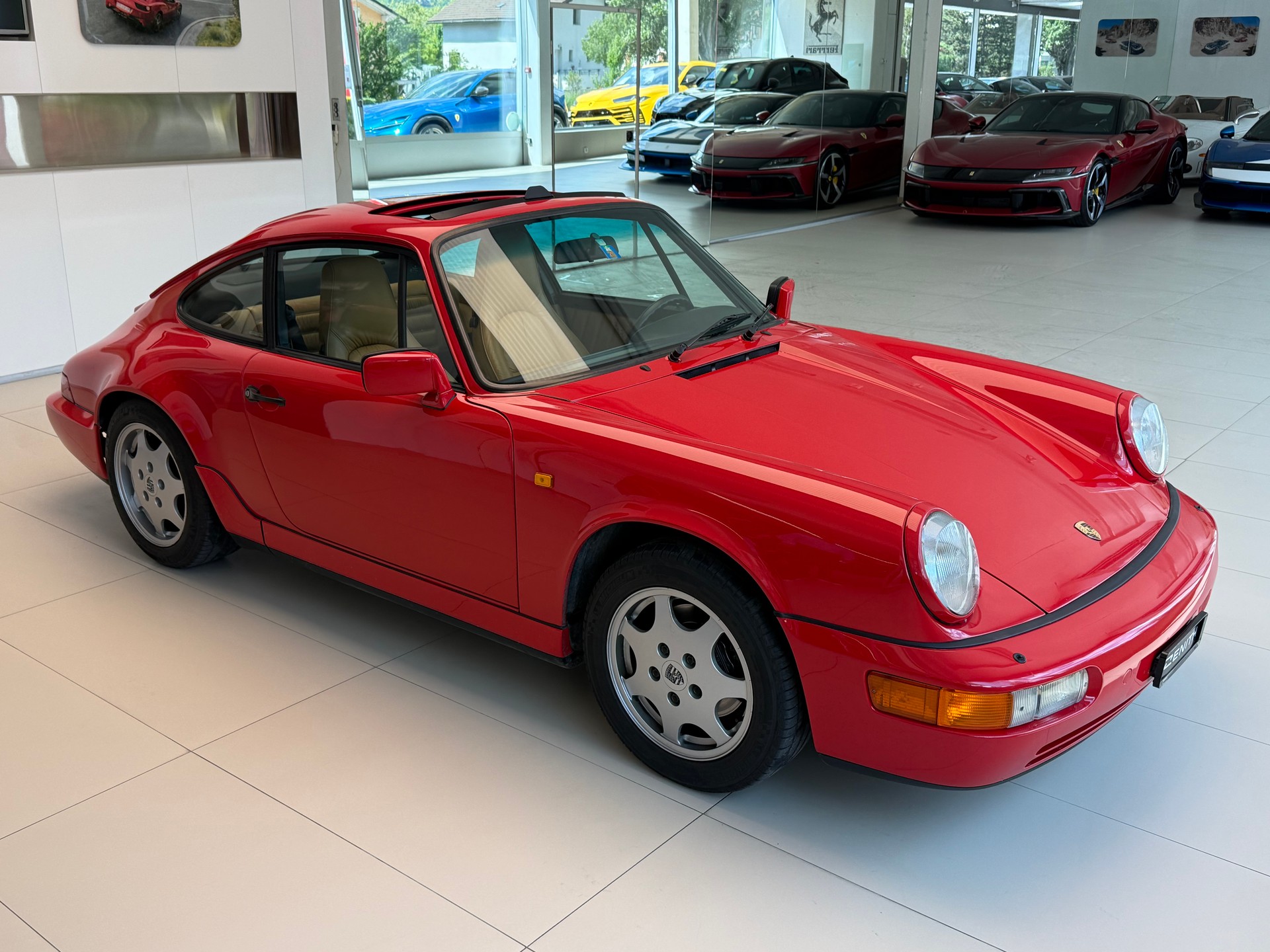 PORSCHE 911 Carrera 4-image-2