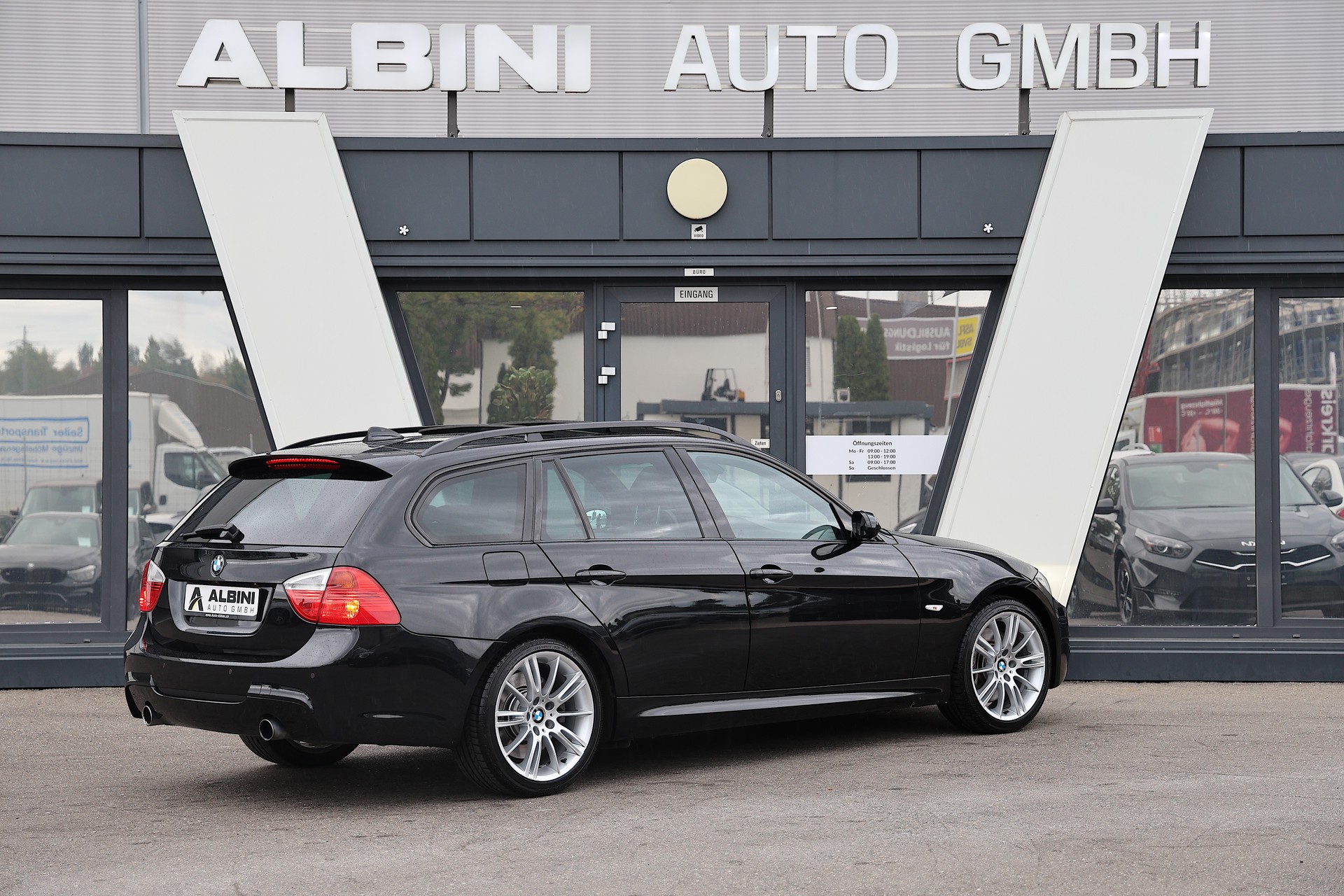 BMW 335xi Touring M-Sport Steptronic-showroom-element-2