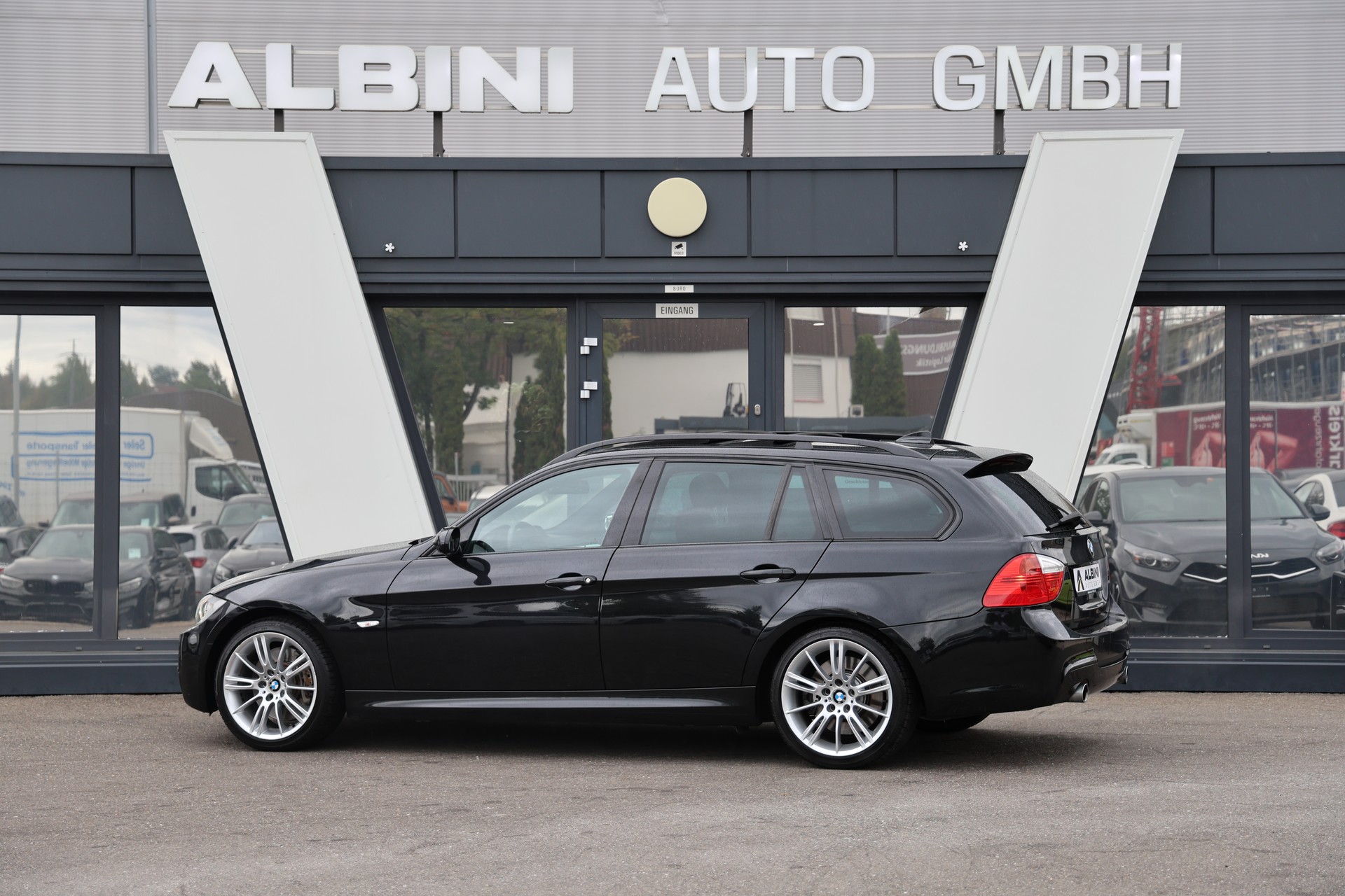 BMW 335xi Touring M-Sport Steptronic-showroom-element-3