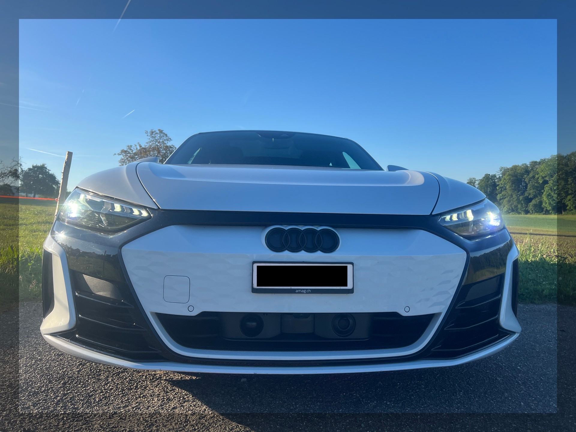 AUDI e-tron GT quattro-image-2