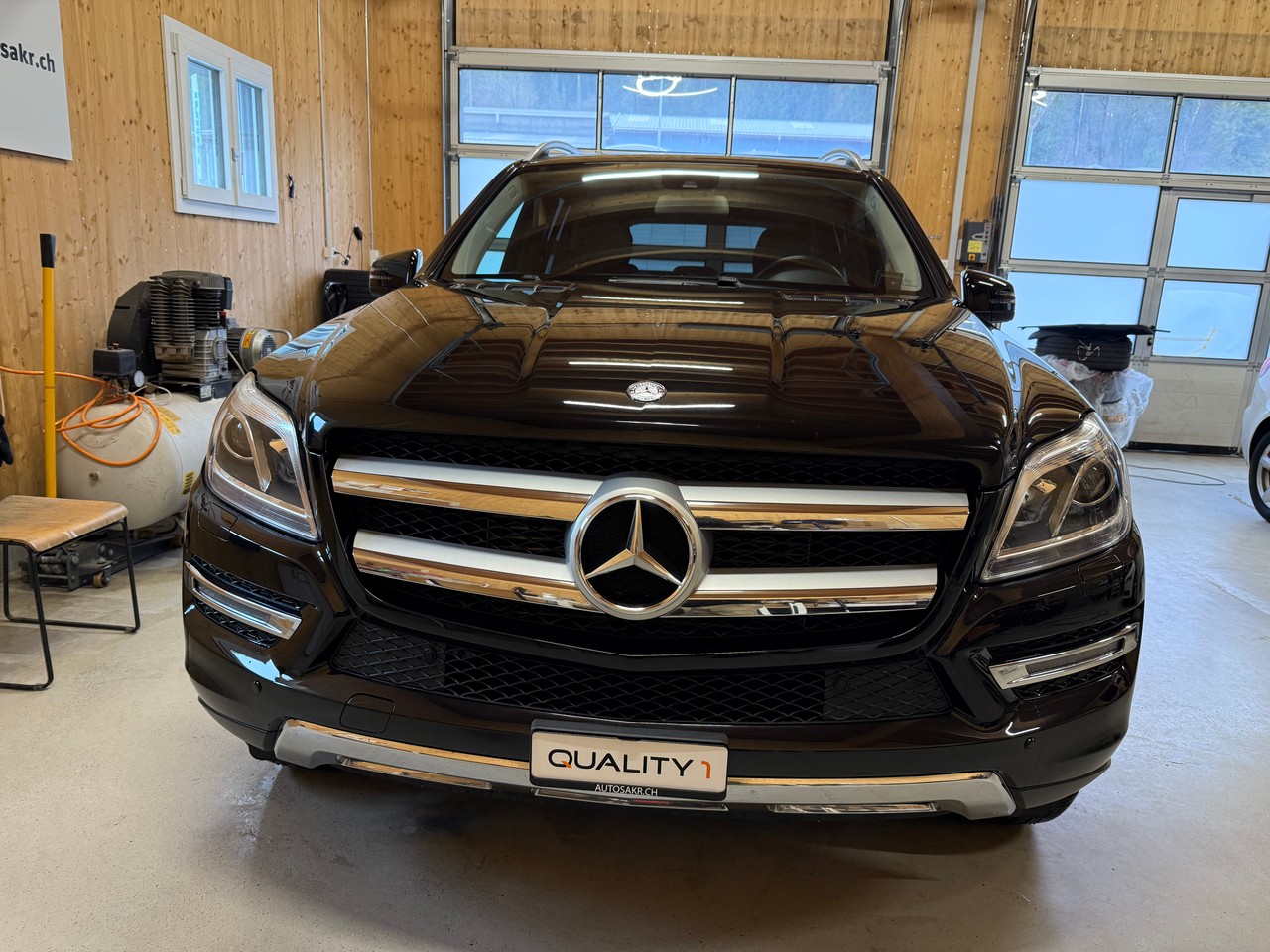 MERCEDES-BENZ GL 350 BlueTEC 4Matic 7G-TRONIC-showroom-element-1