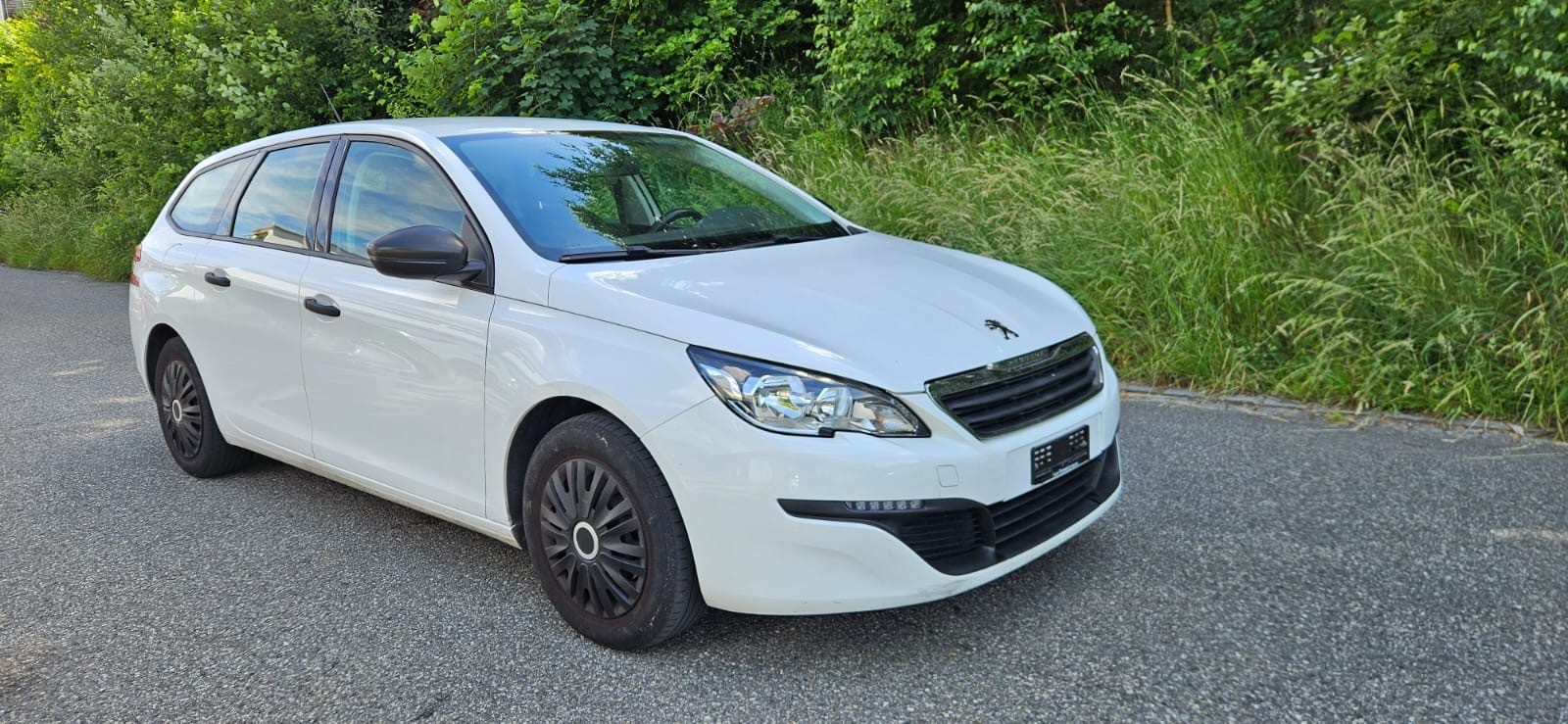 PEUGEOT 308 SW 1.2 THP Style-image-6