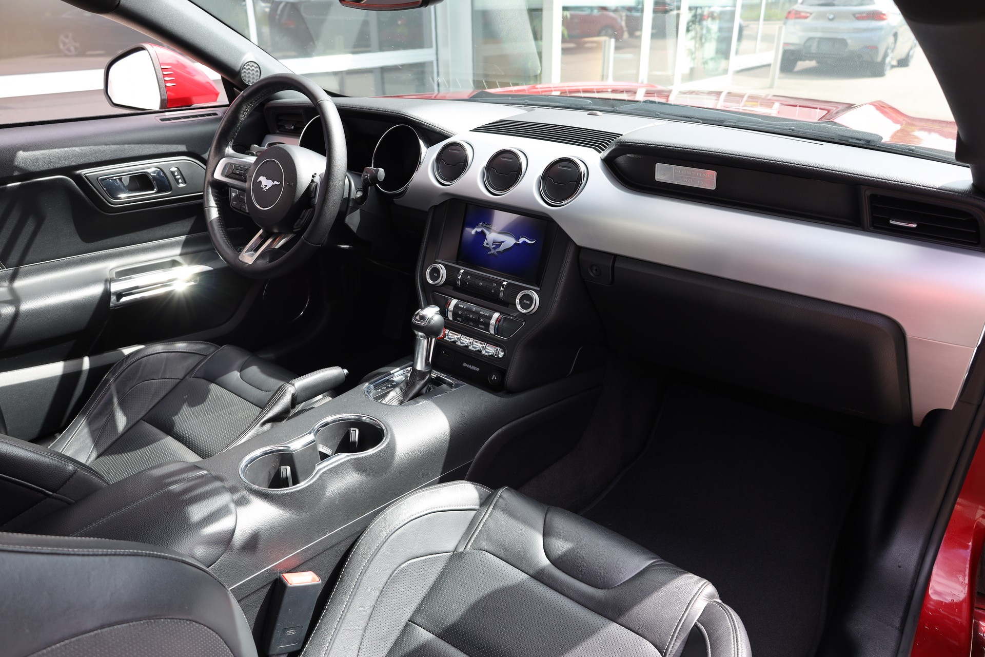 FORD Mustang Fastback 5.0 V8 GT Automat-image-10