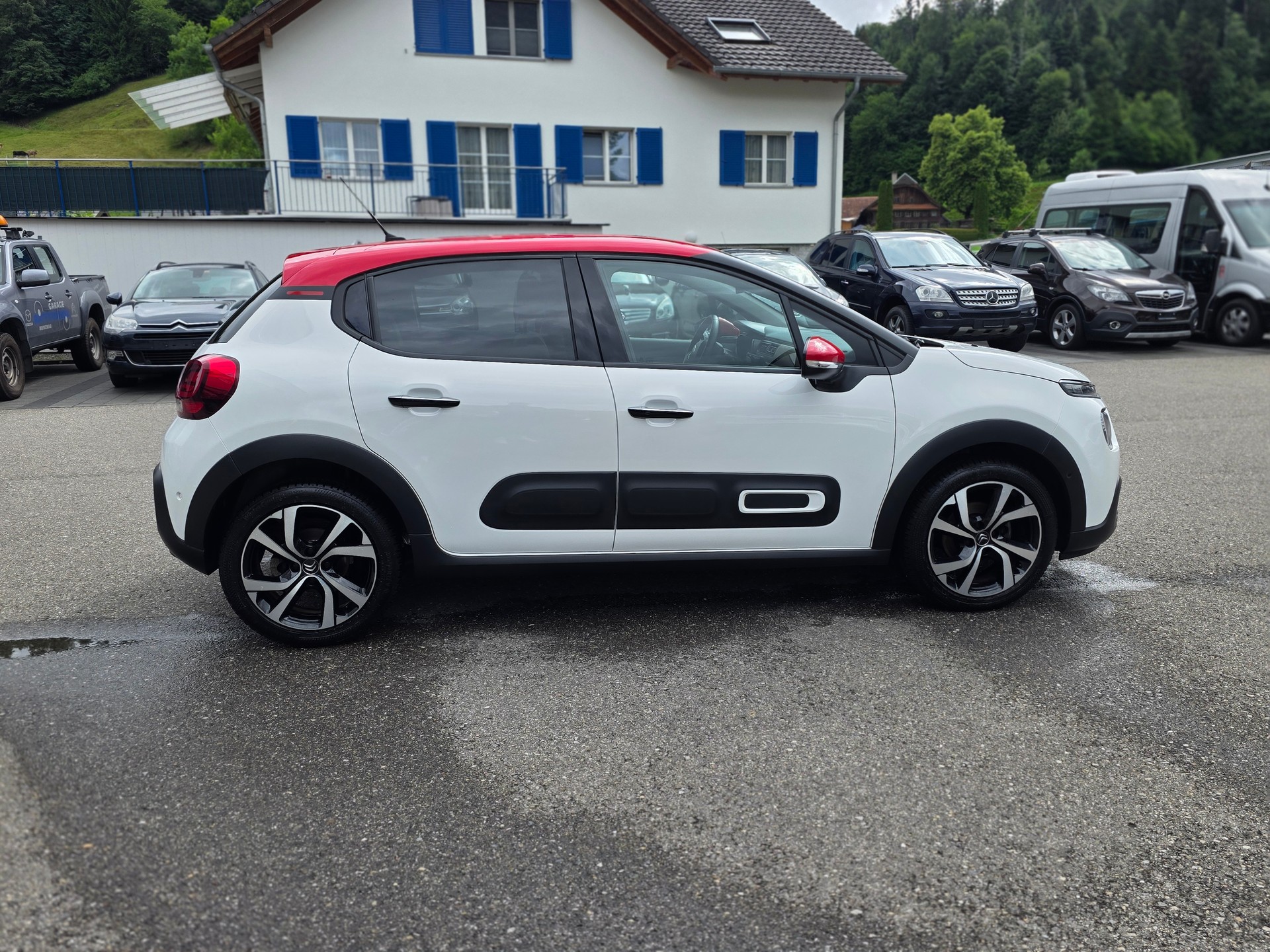CITROEN C3 1.2i PureTech Shine EAT6-image-5