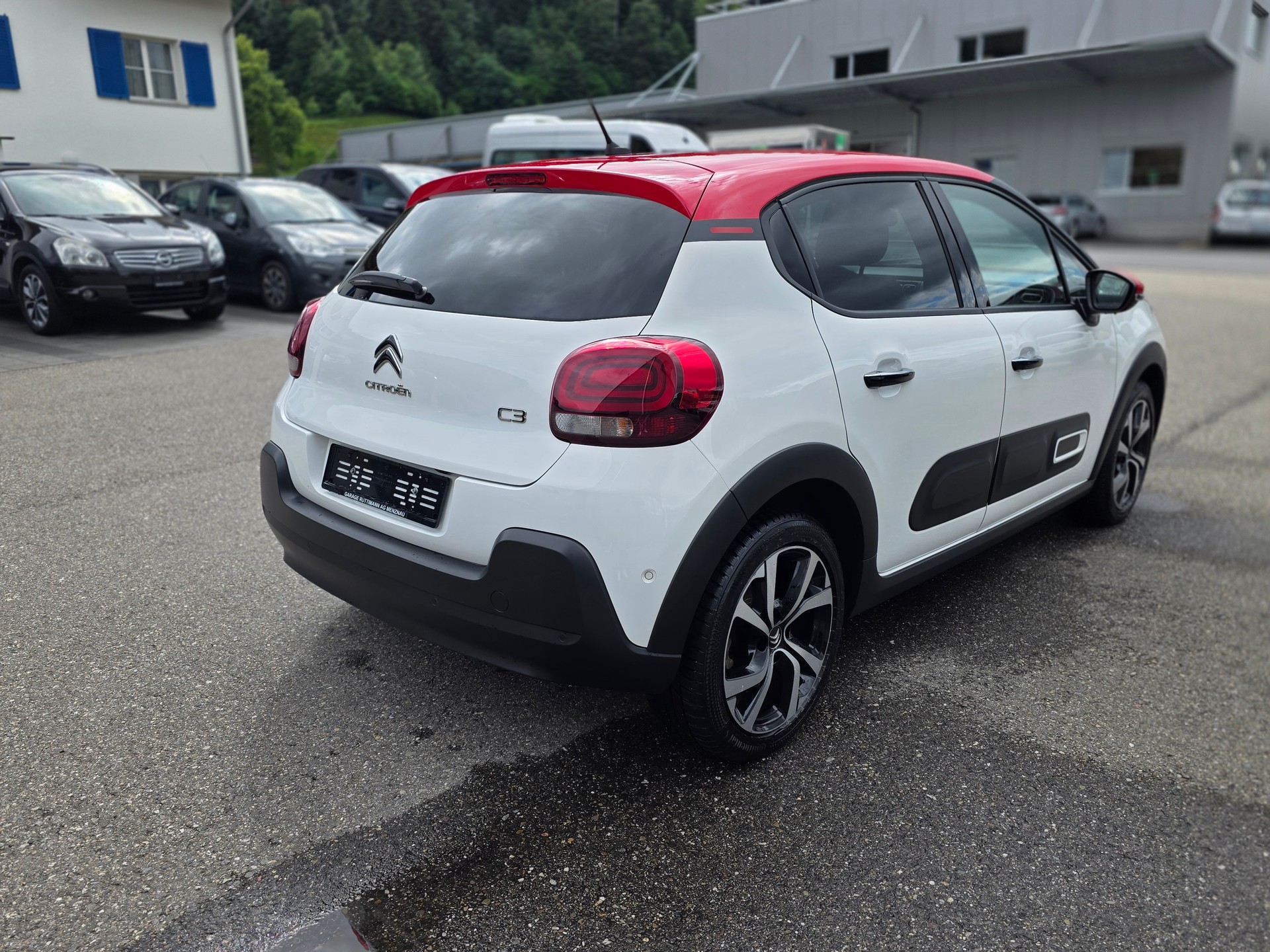 CITROEN C3 1.2i PureTech Shine EAT6-image-4